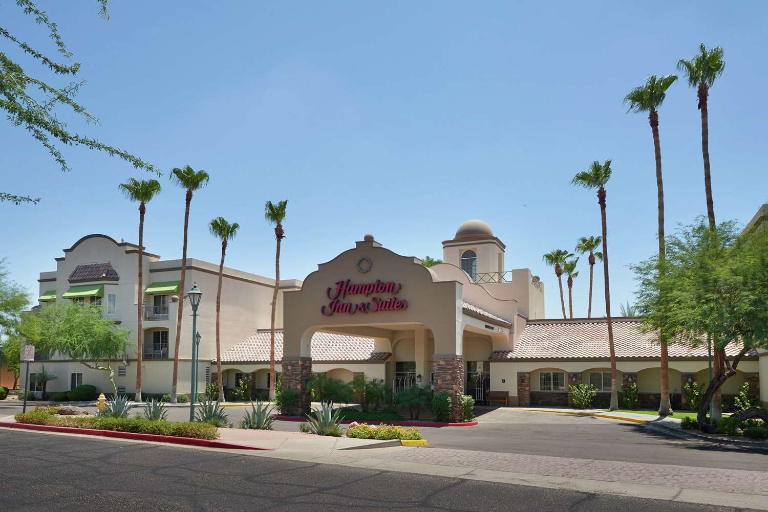 Hampton Inn & Suites Phoenix/Scottsdale 2