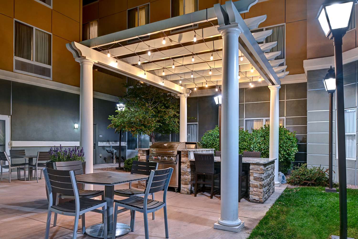 Homewood Suites by Hilton Albuquerque Airport 2