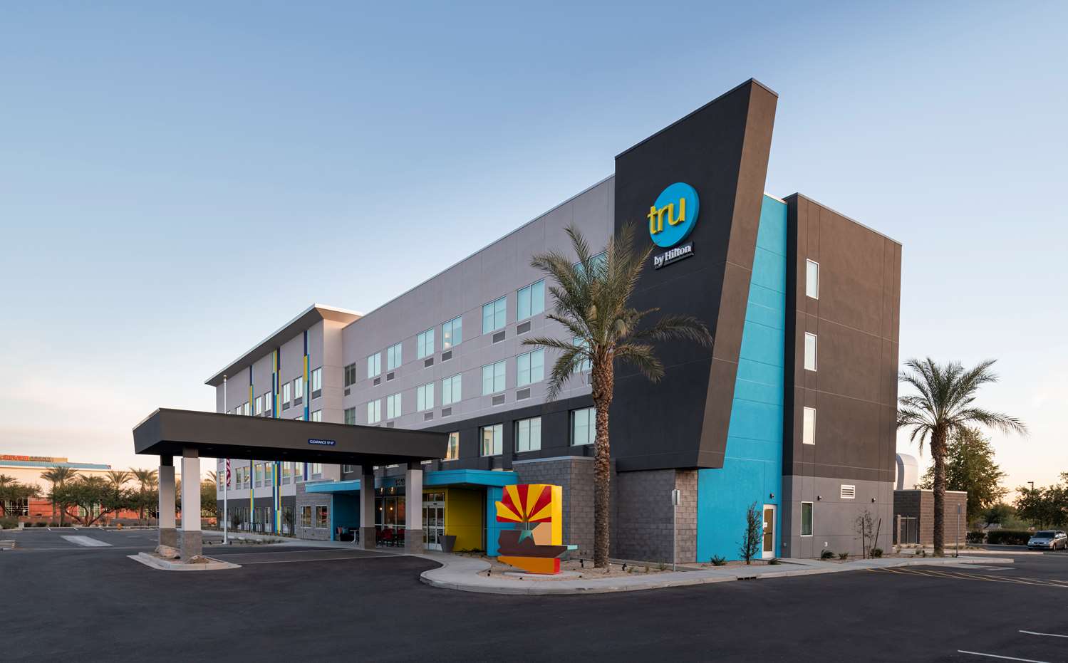 Tru By Hilton Phoenix Glendale Westgate 1