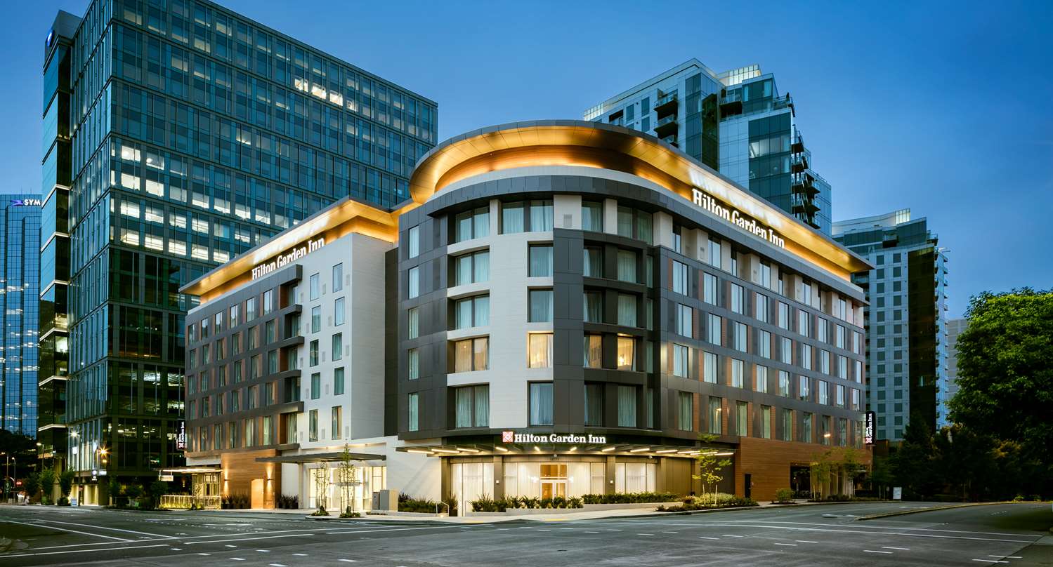 Hilton Garden Inn Seattle Bellevue Downtown, WA 2