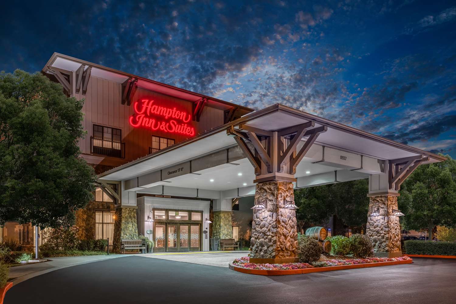 Hampton Inn & Suites Windsor - Sonoma Wine Country 1