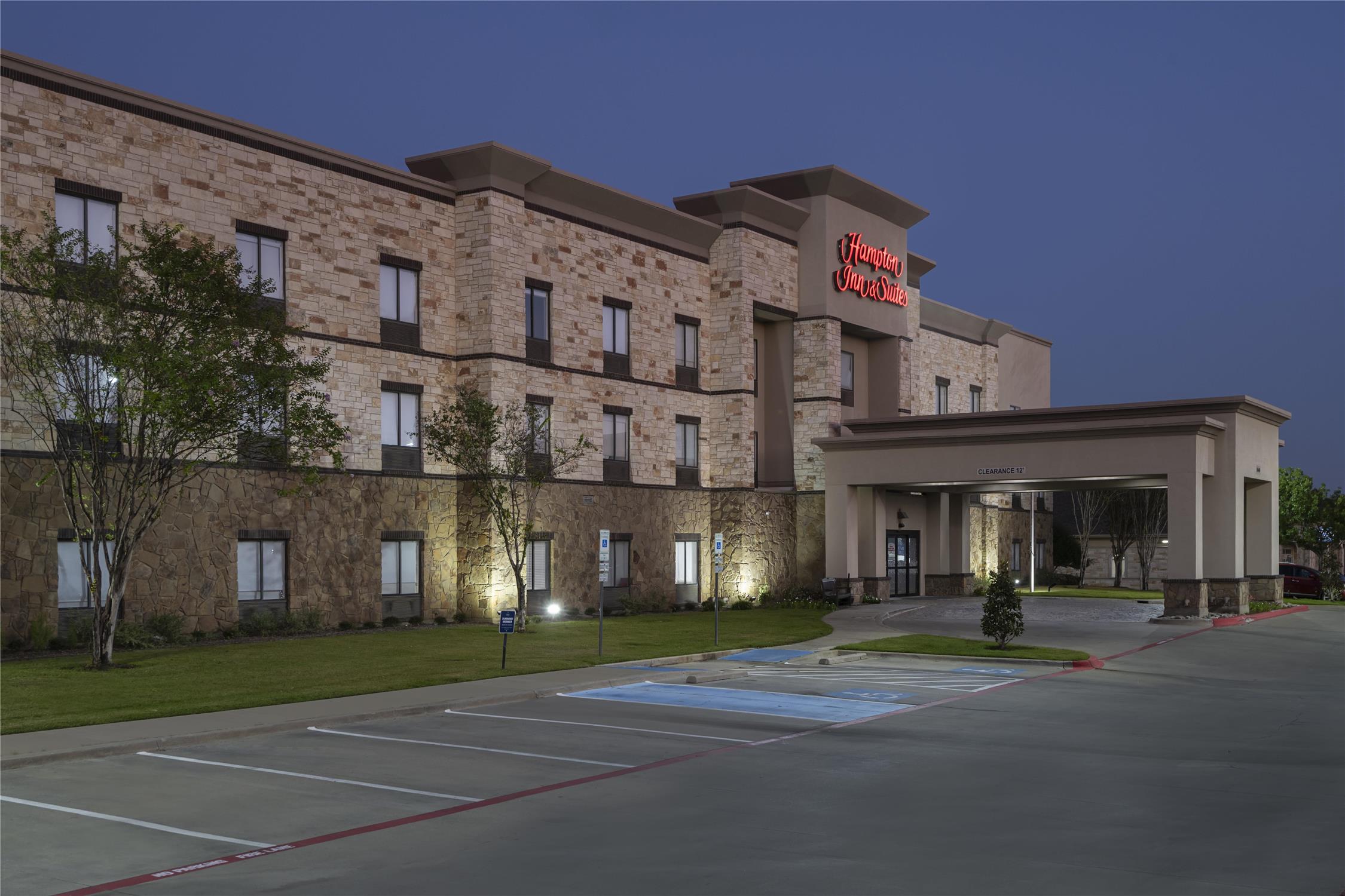 Hampton Inn & Suites Mansfield 2