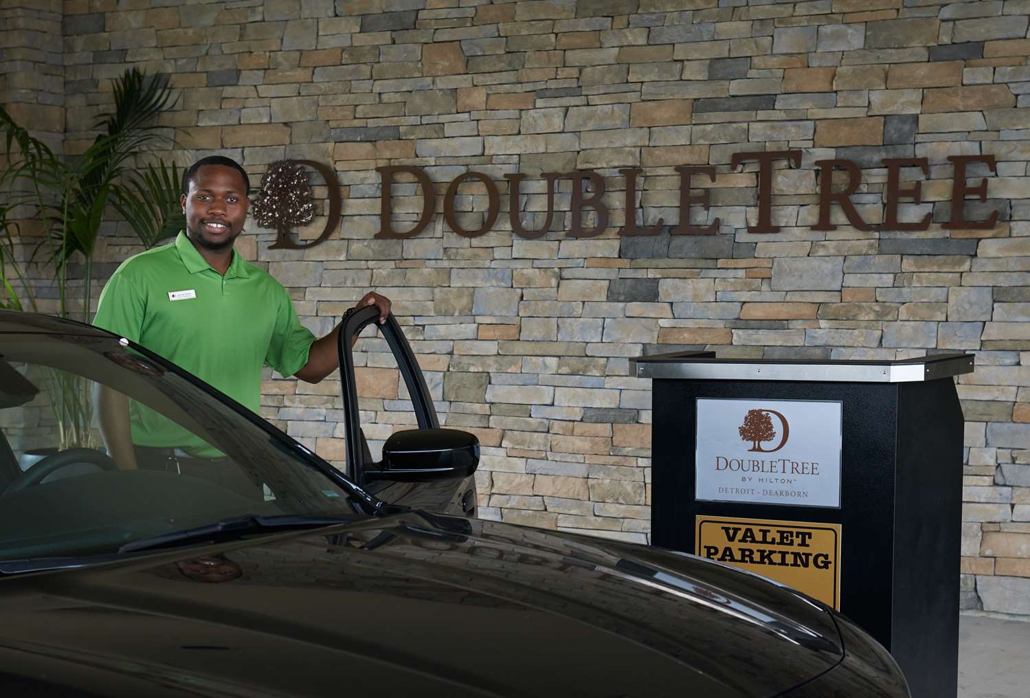 DoubleTree by Hilton Detroit - Dearborn 2