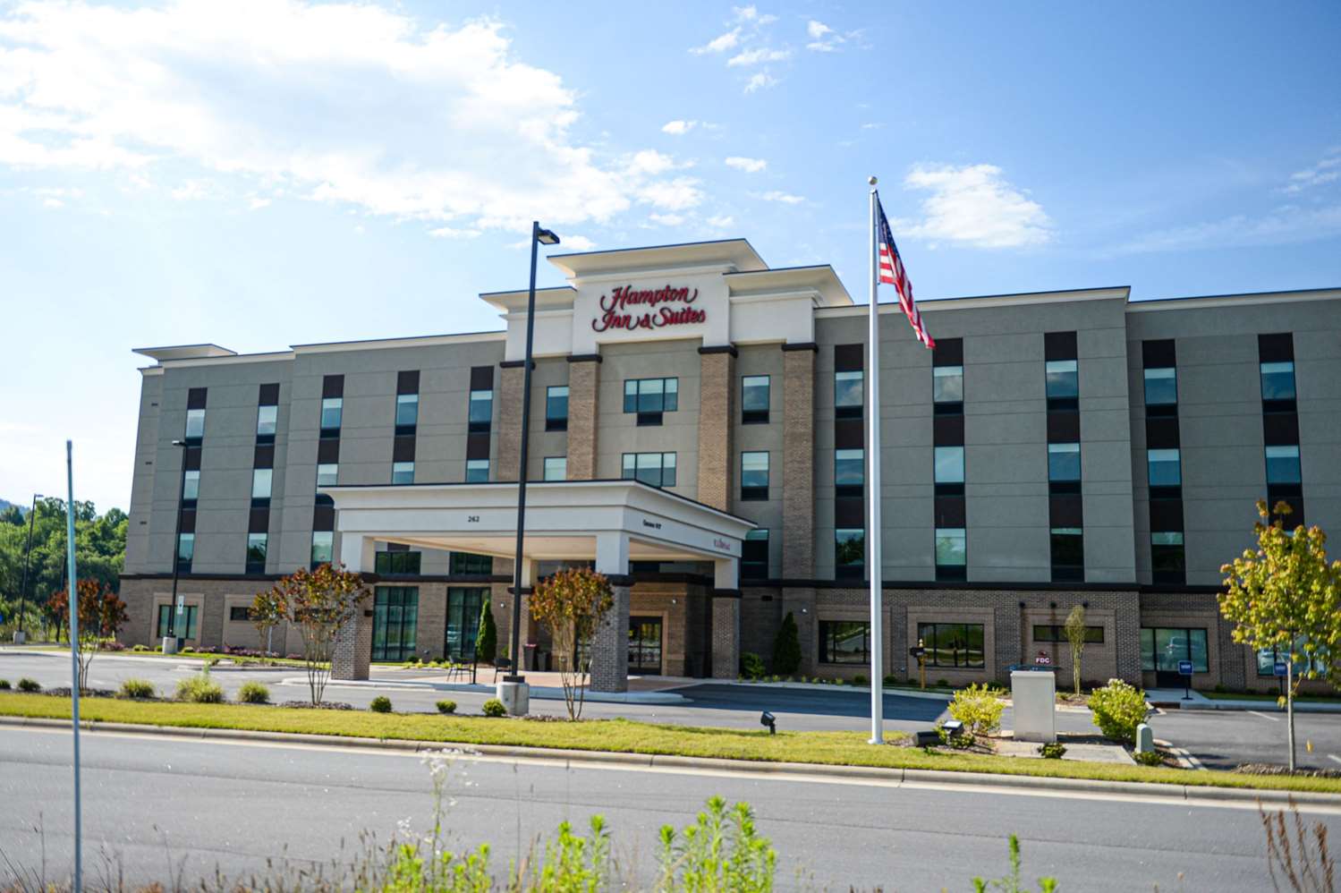 Hampton Inn & Suites Lenoir, NC 2