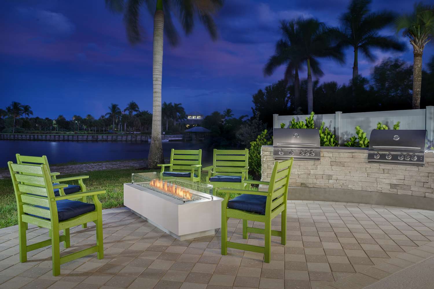 Hampton Inn & Suites Naples South 2