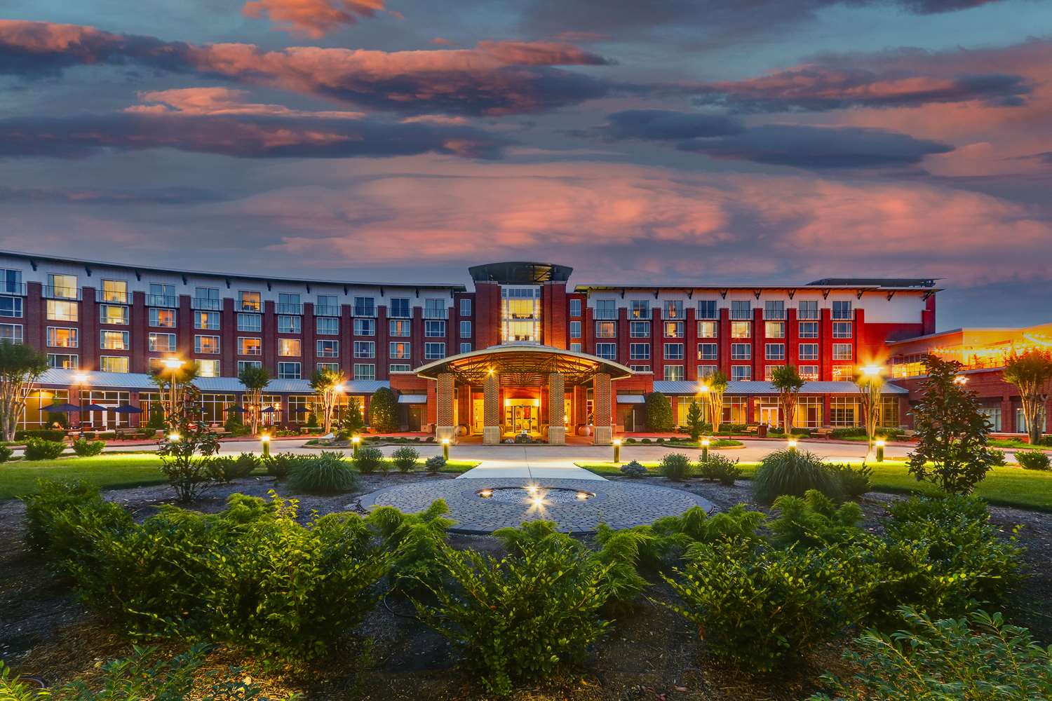 The Chattanoogan Hotel, Curio Collection By Hilton 1