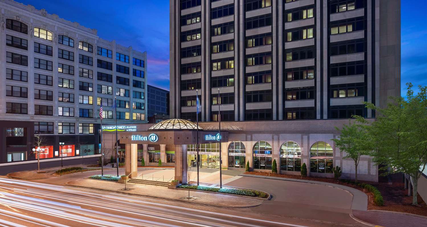 Hilton Indianapolis Hotel & Suites 1