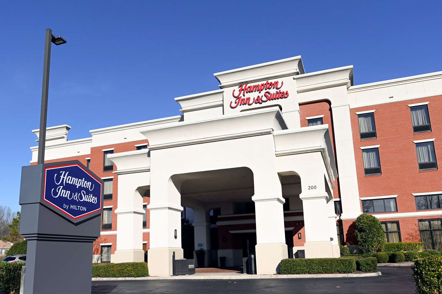 Hampton Inn & Suites Smithfield 1