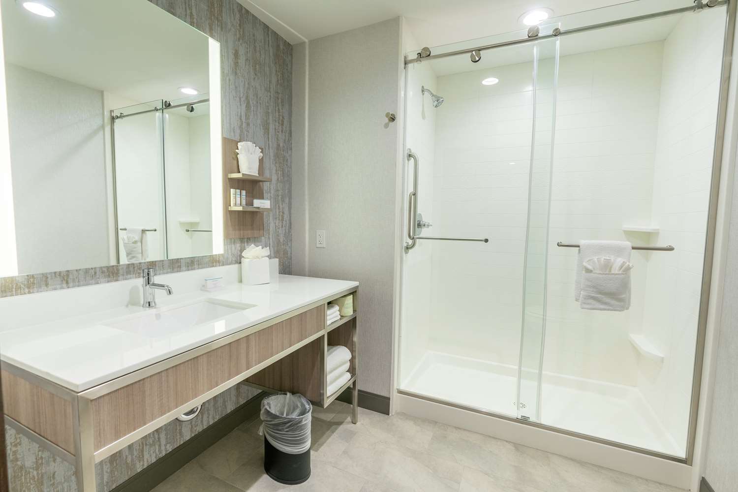 Habitación doble, sin ventanas