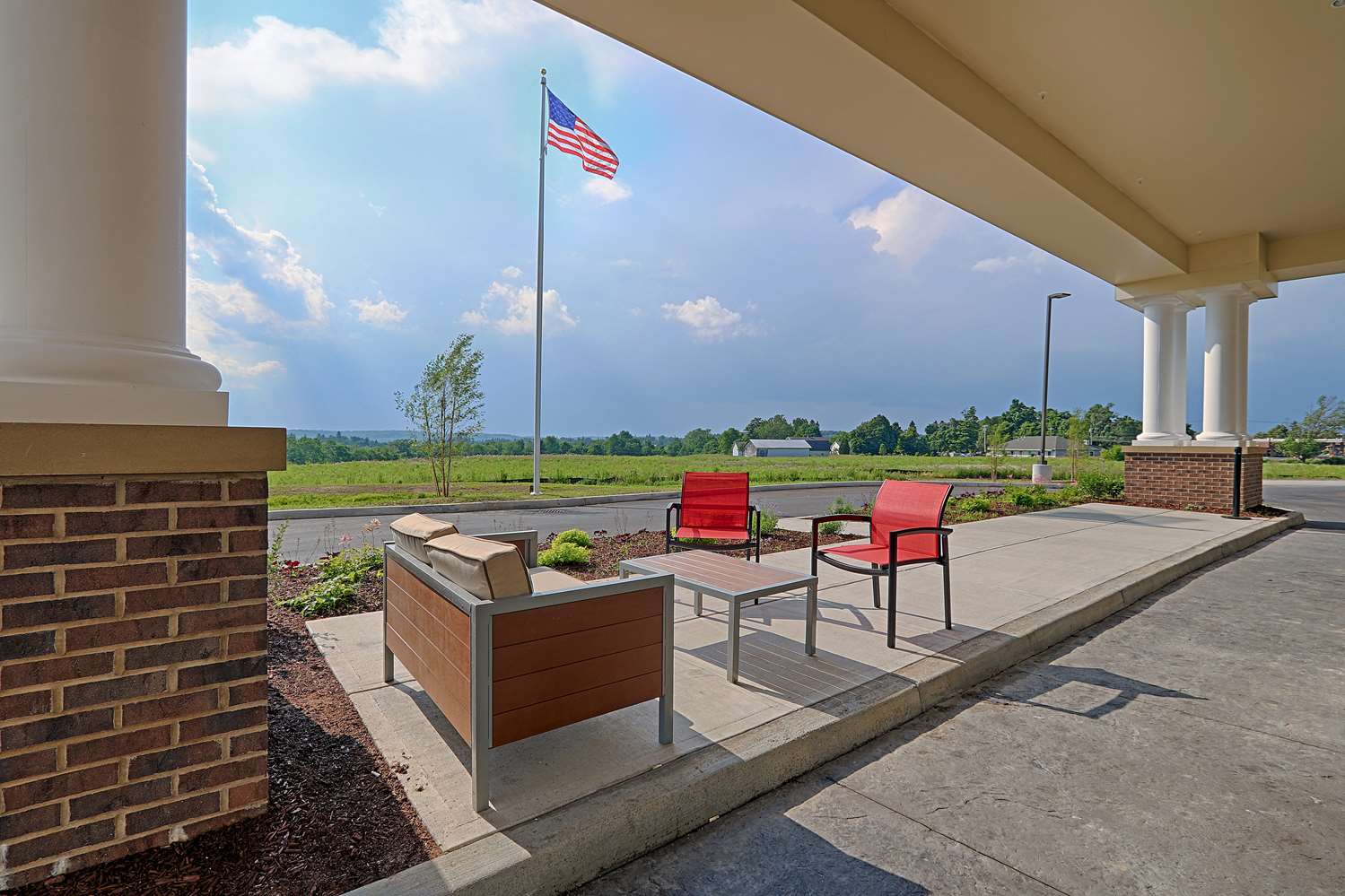 Hampton Inn & Suites Cazenovia, NY 2