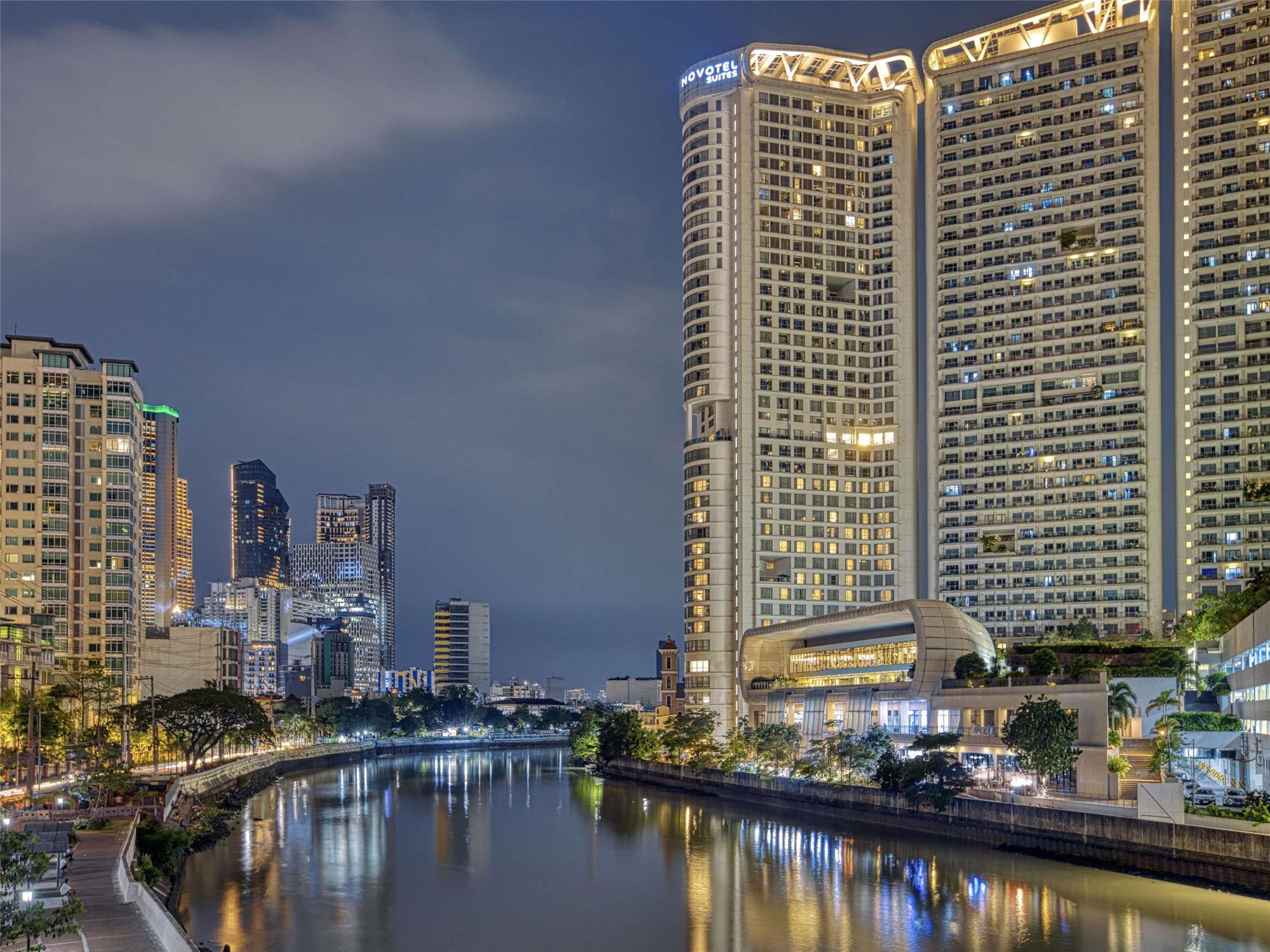 Novotel Suites Manila at Acqua 1