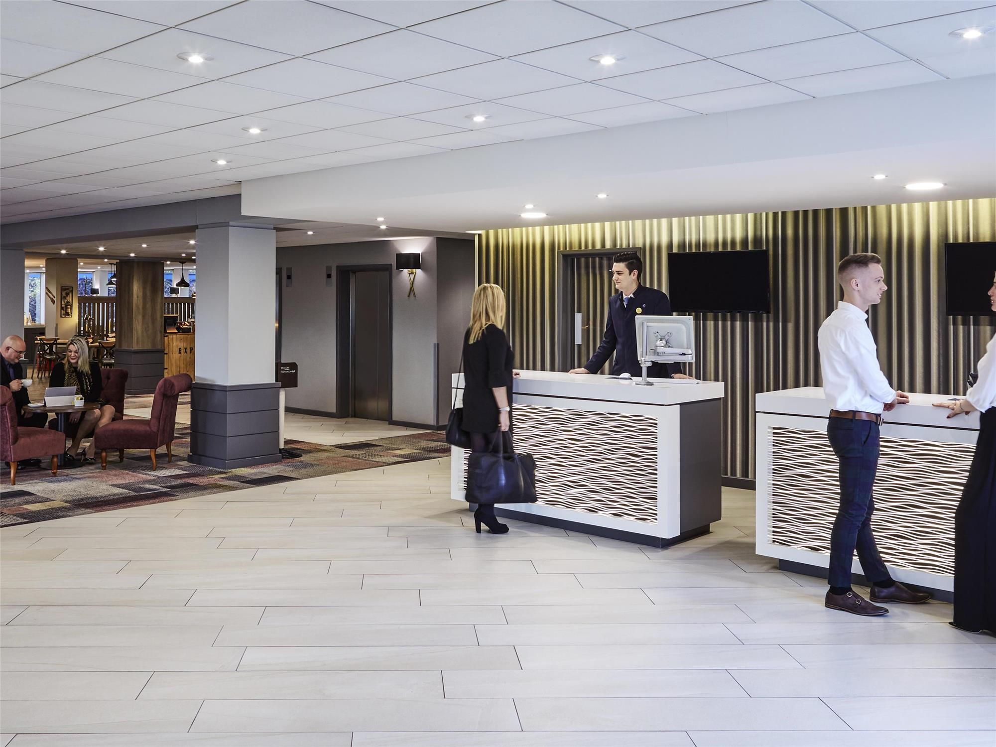 Novotel Wolverhampton City Centre 1