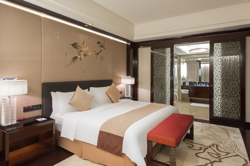 1 king bed standard panda theme