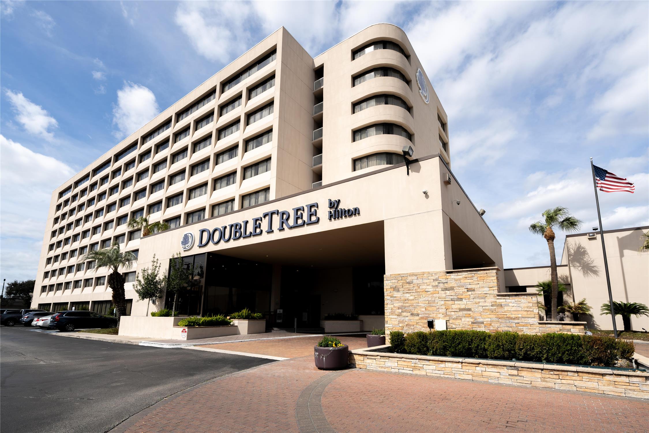 DoubleTree by Hilton Houston Hobby Airport 1