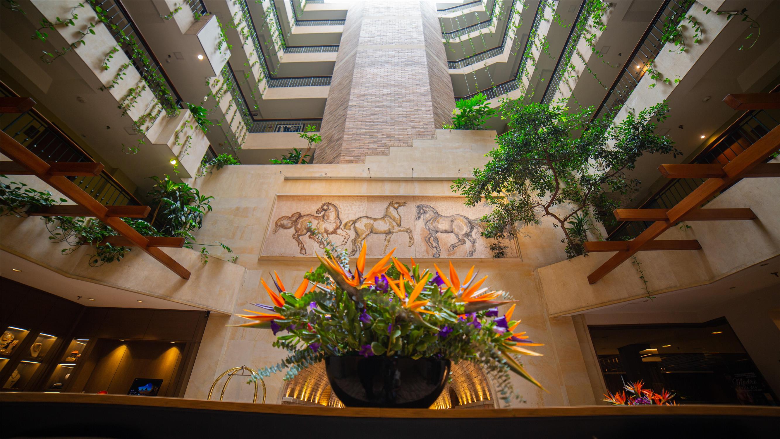 Embassy Suites by Hilton Bogotá Rosales 2
