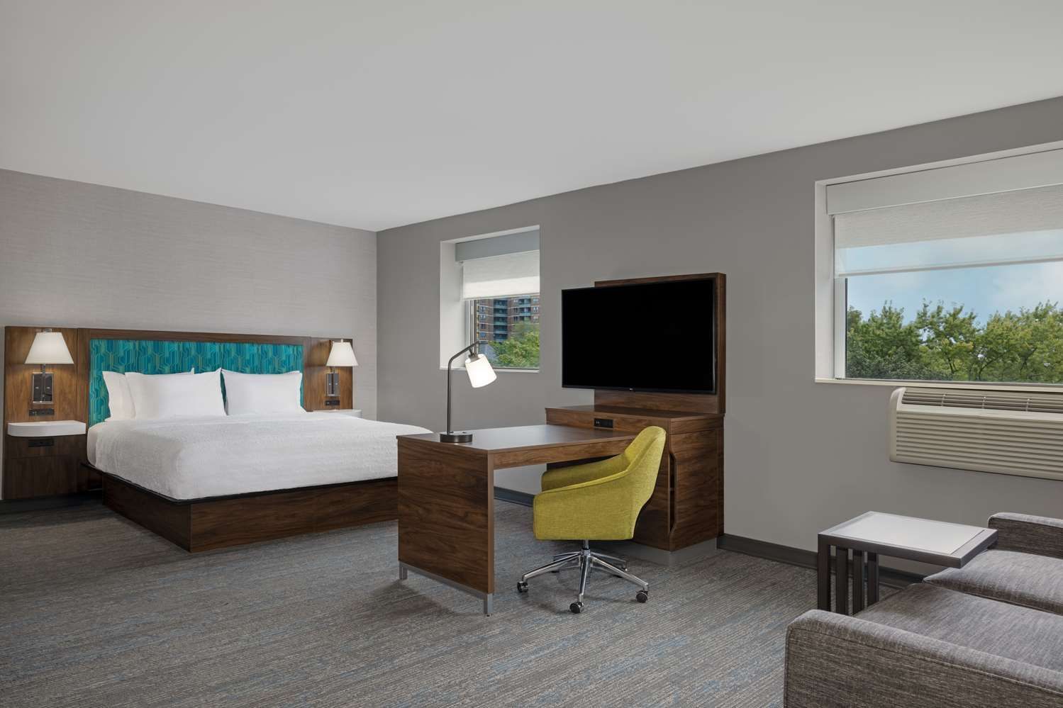 Hampton Inn & Suites by Hilton Toronto Downtown 1