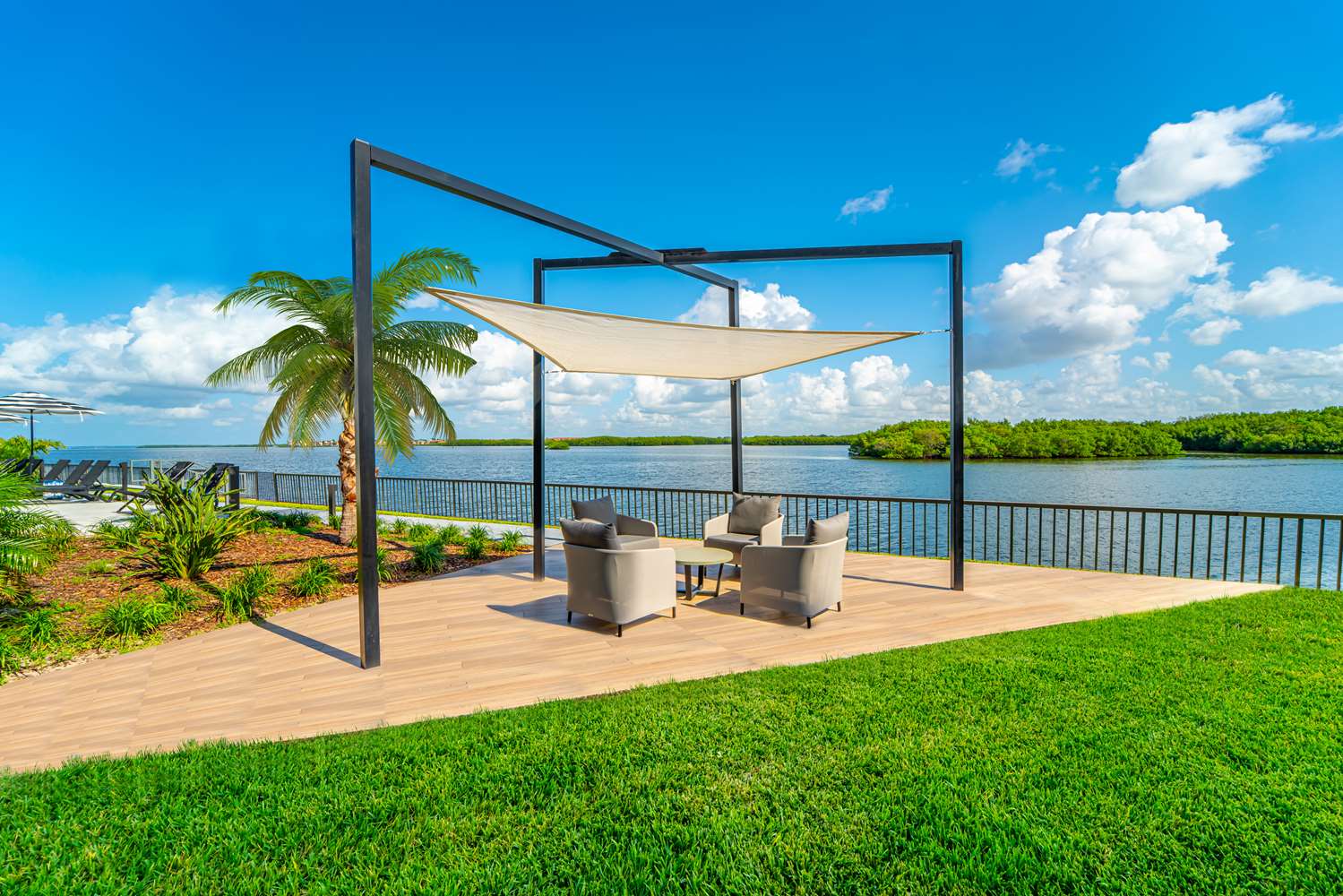 DoubleTree by Hilton Tampa Rocky Point Waterfront 2