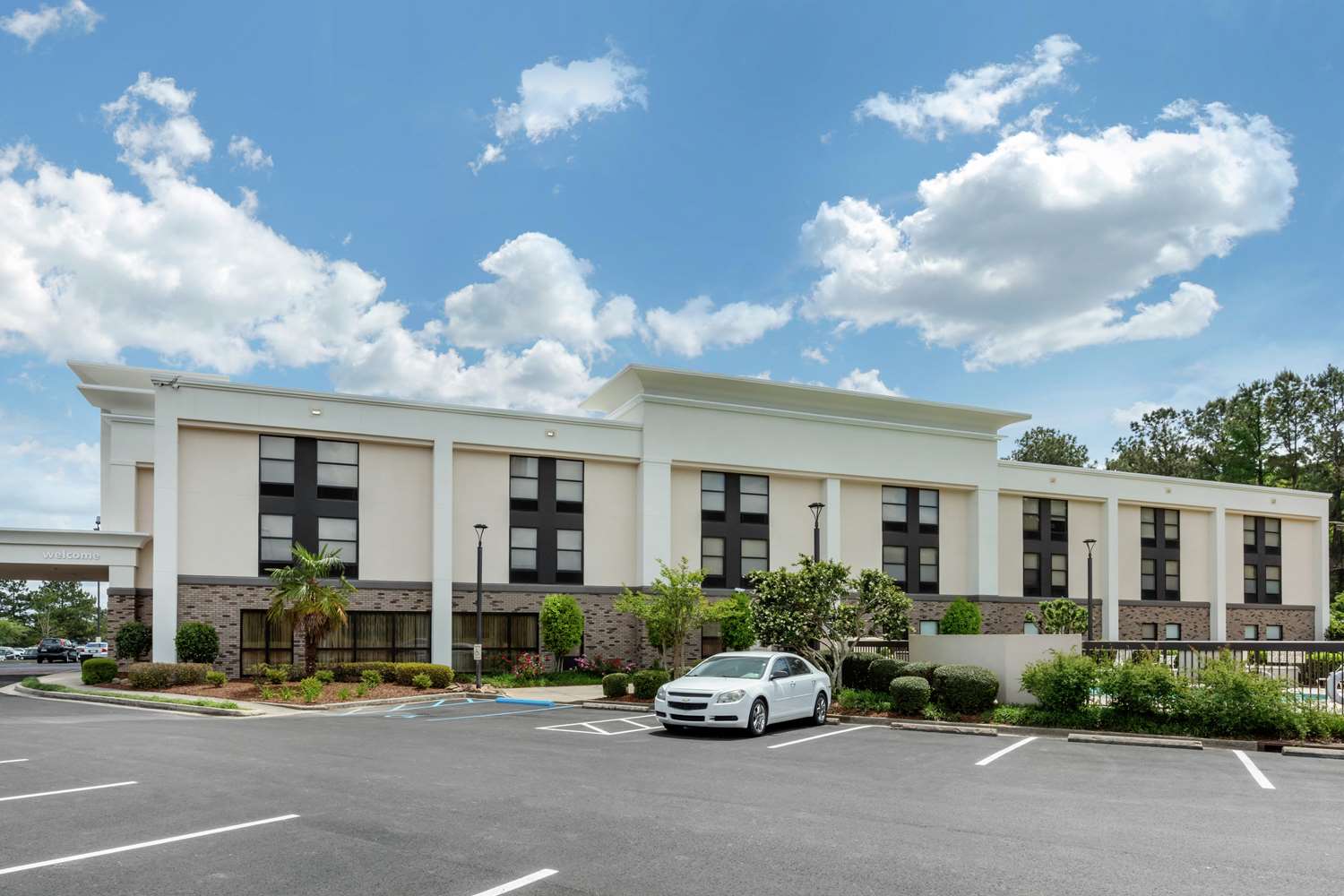 Hampton Inn Brookhaven 2