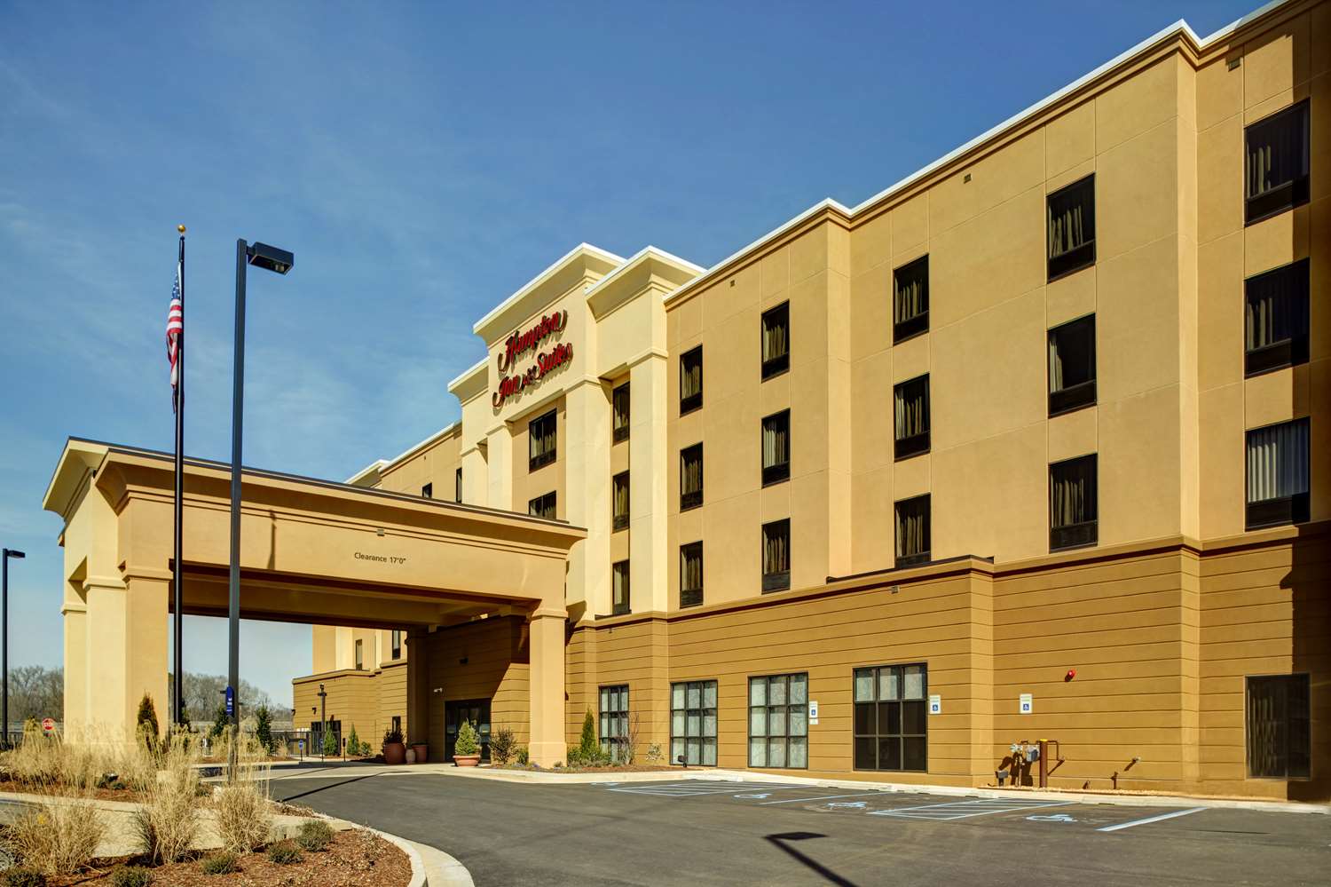 Hampton Inn and Suites Columbus, MS 1