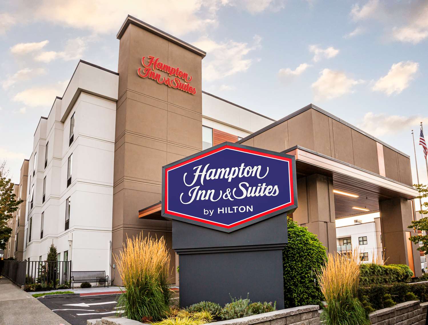Hampton Inn & Suites Seattle-Downtown 1