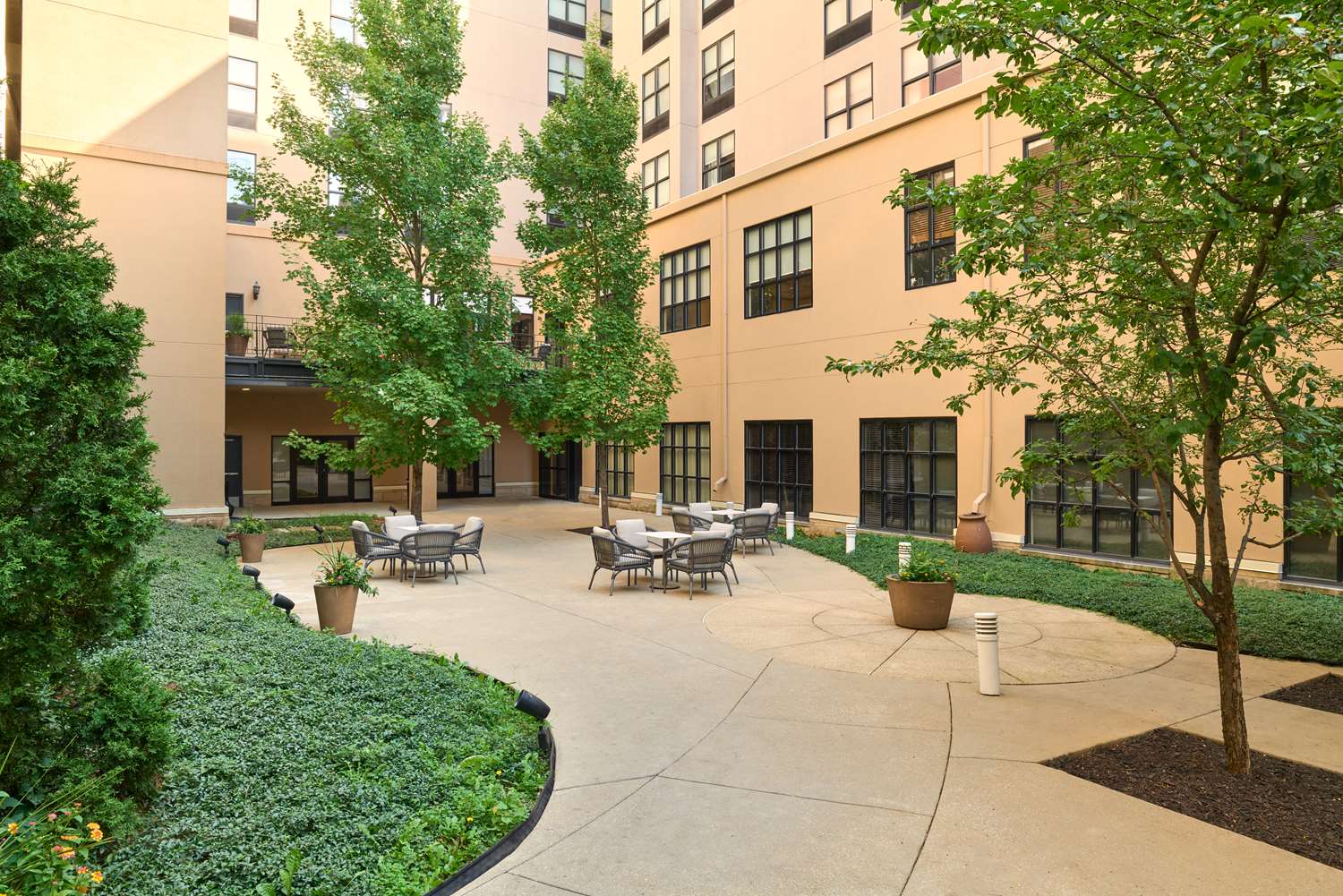 Hilton Garden Inn Bloomington 2