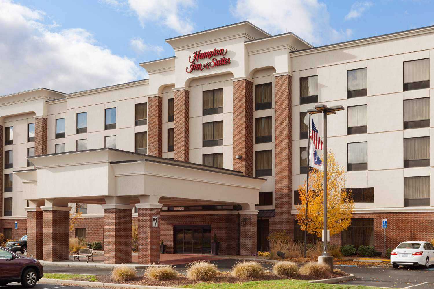 Hampton Inn & Suites Hartford/East Hartford 2