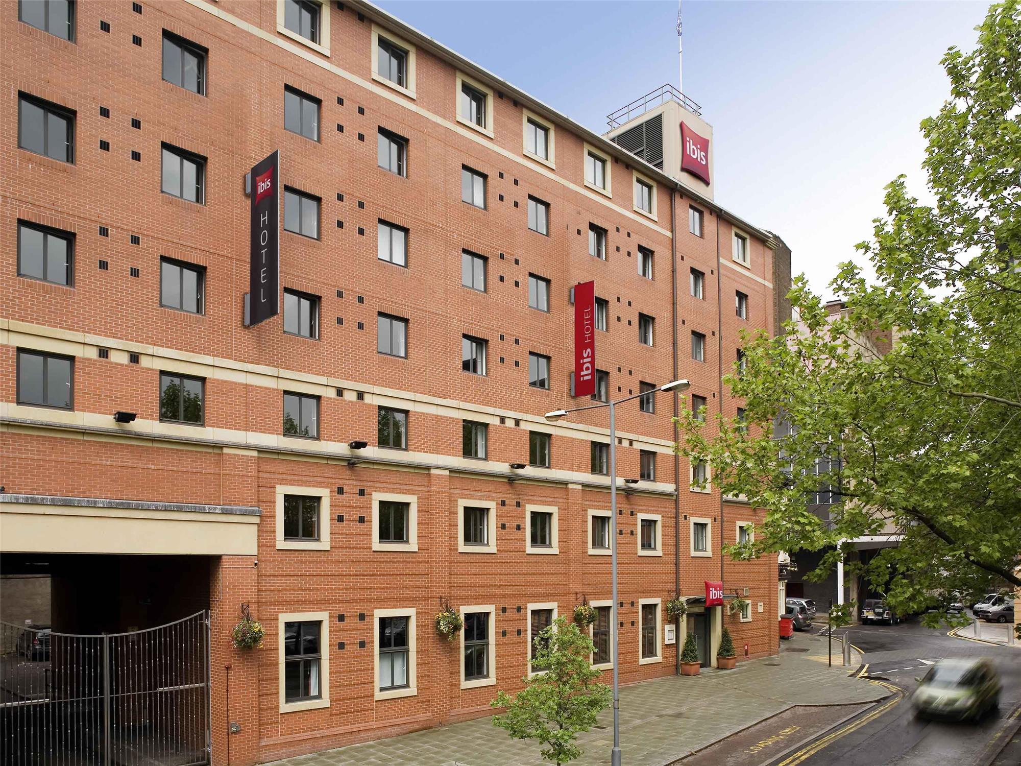 Ibis Sheffield City 1