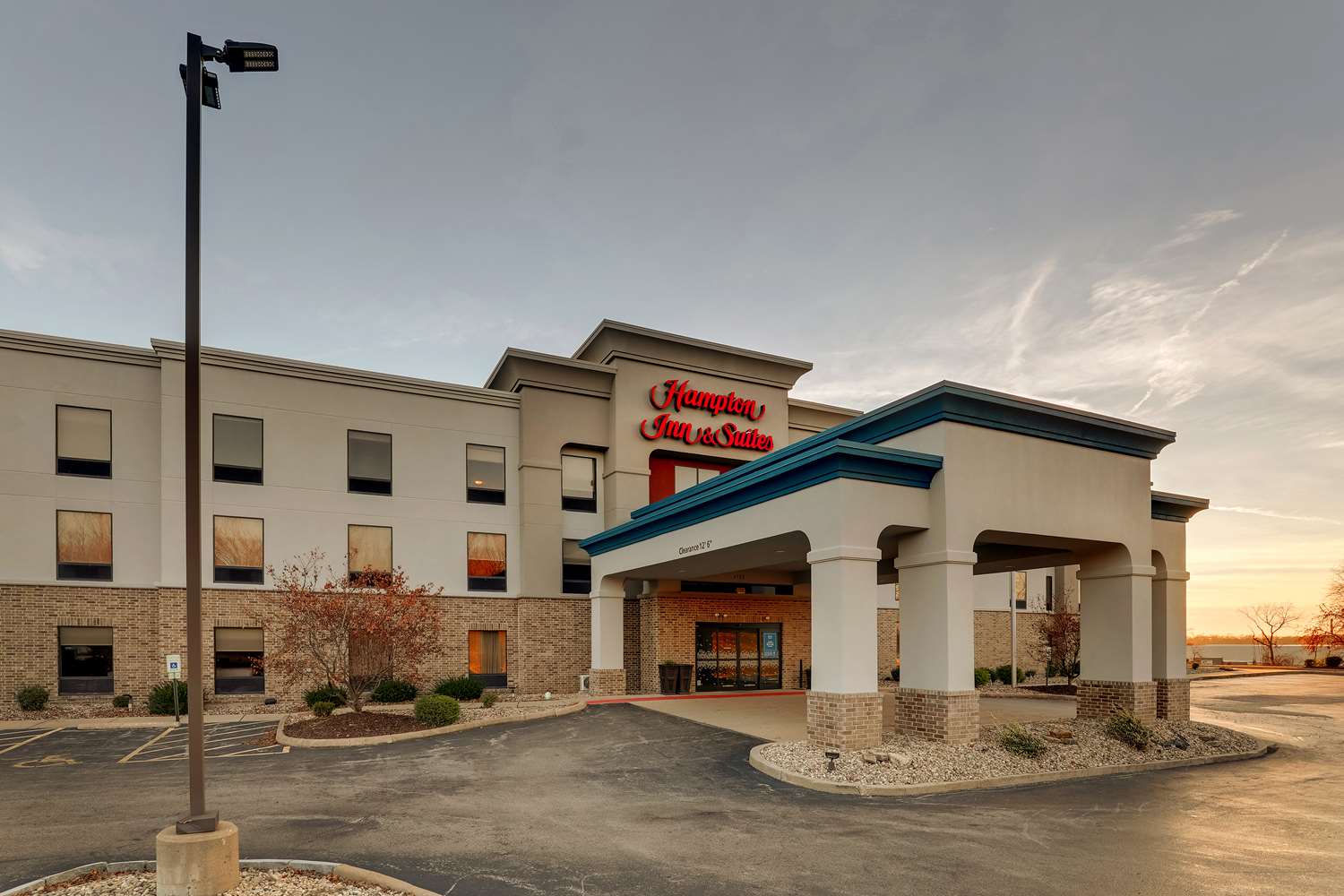 Hampton Inn & Suites St. Louis-Edwardsville 1