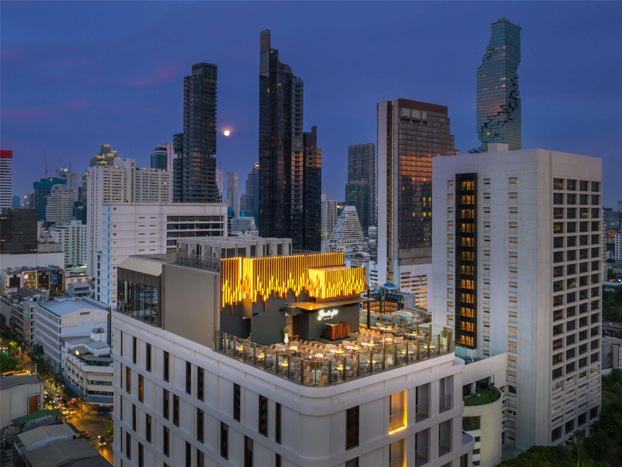 Mercure Bangkok Surawong 1