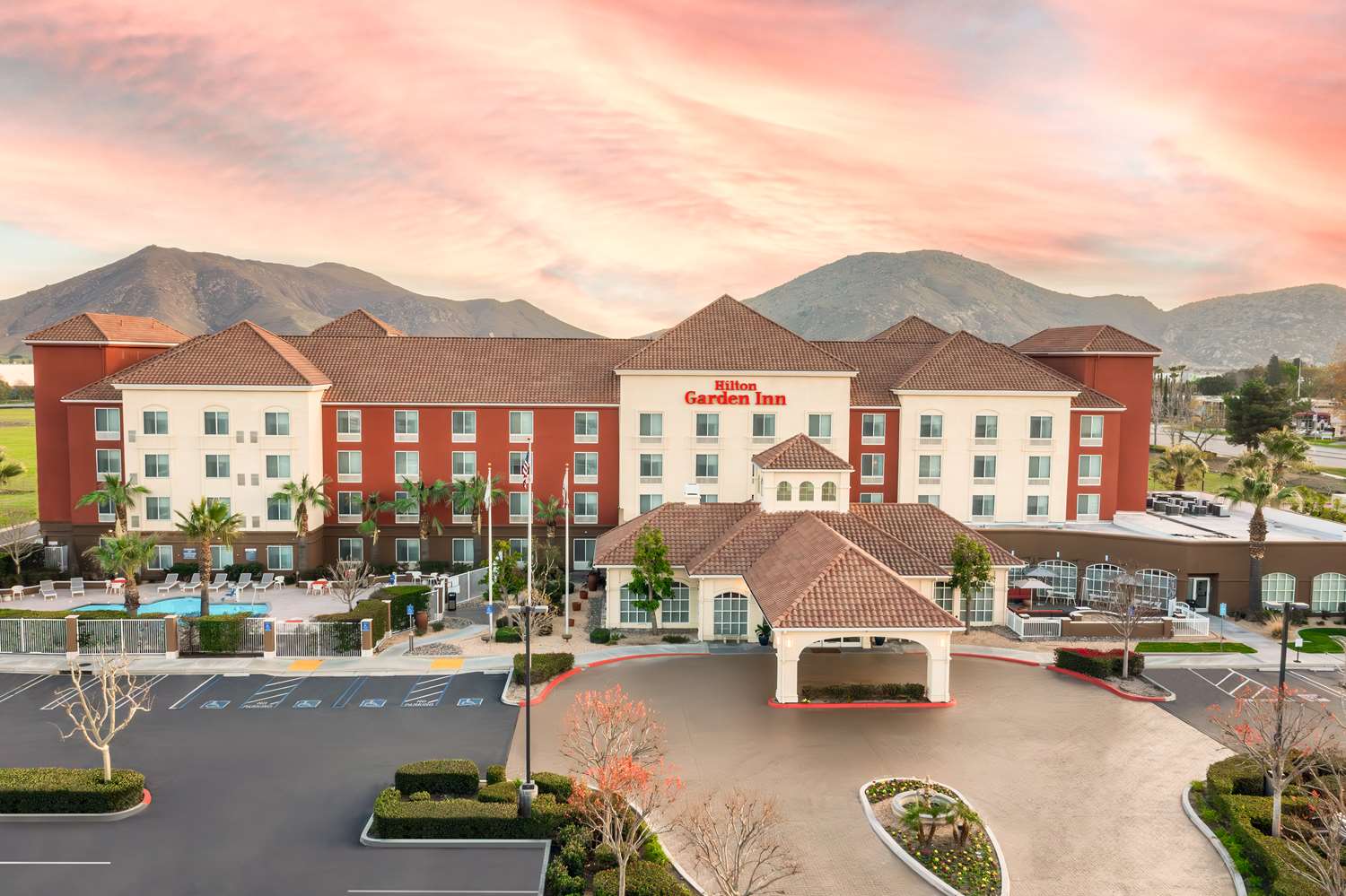 Hilton Garden Inn Fontana 1