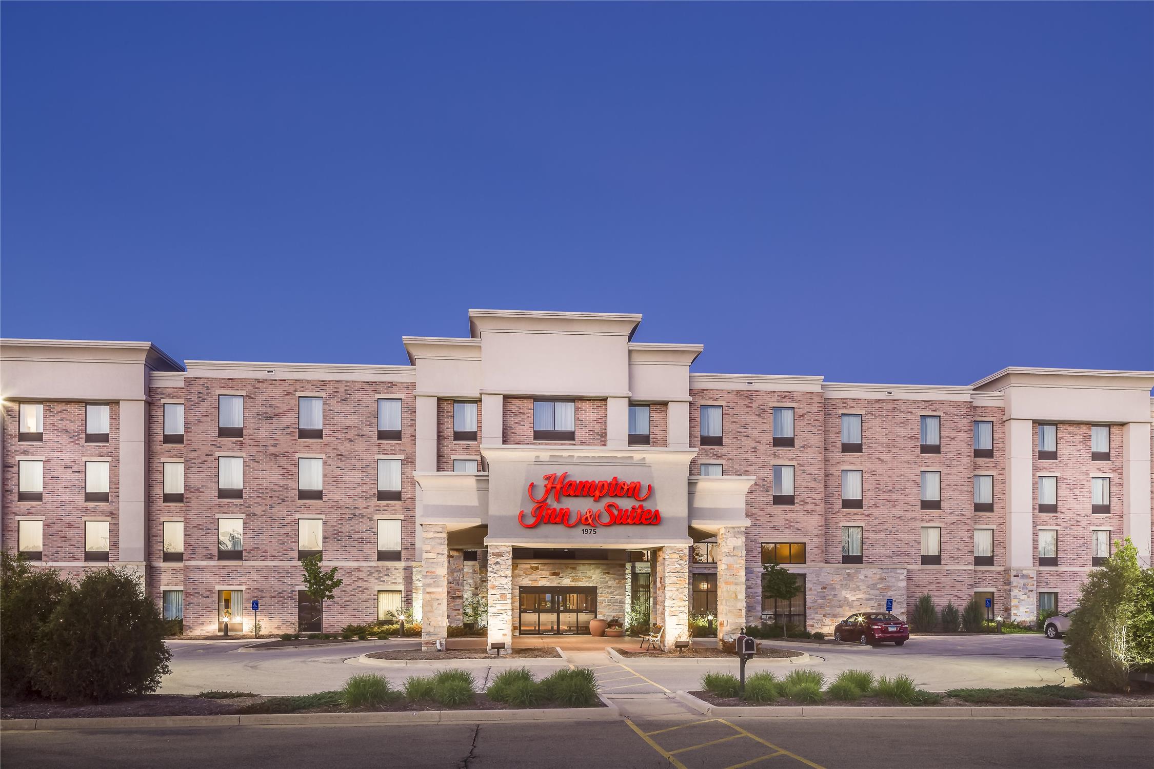 Hampton Inn & Suites West Bend 2