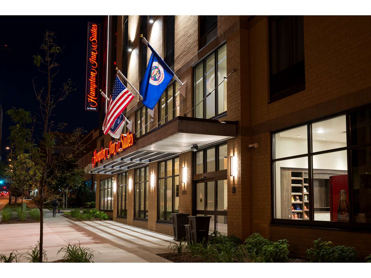 Hampton Inn and Suites Minneapolis University Area, MN 2