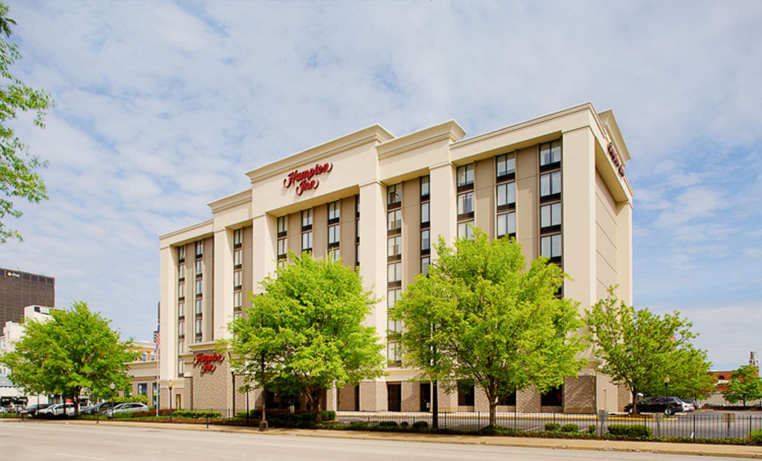 Hampton Inn Louisville Downtown 1