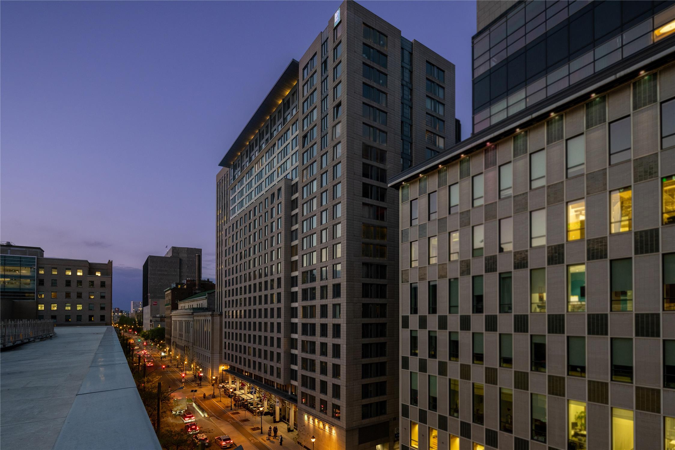 Embassy Suites by Hilton - Montreal 2