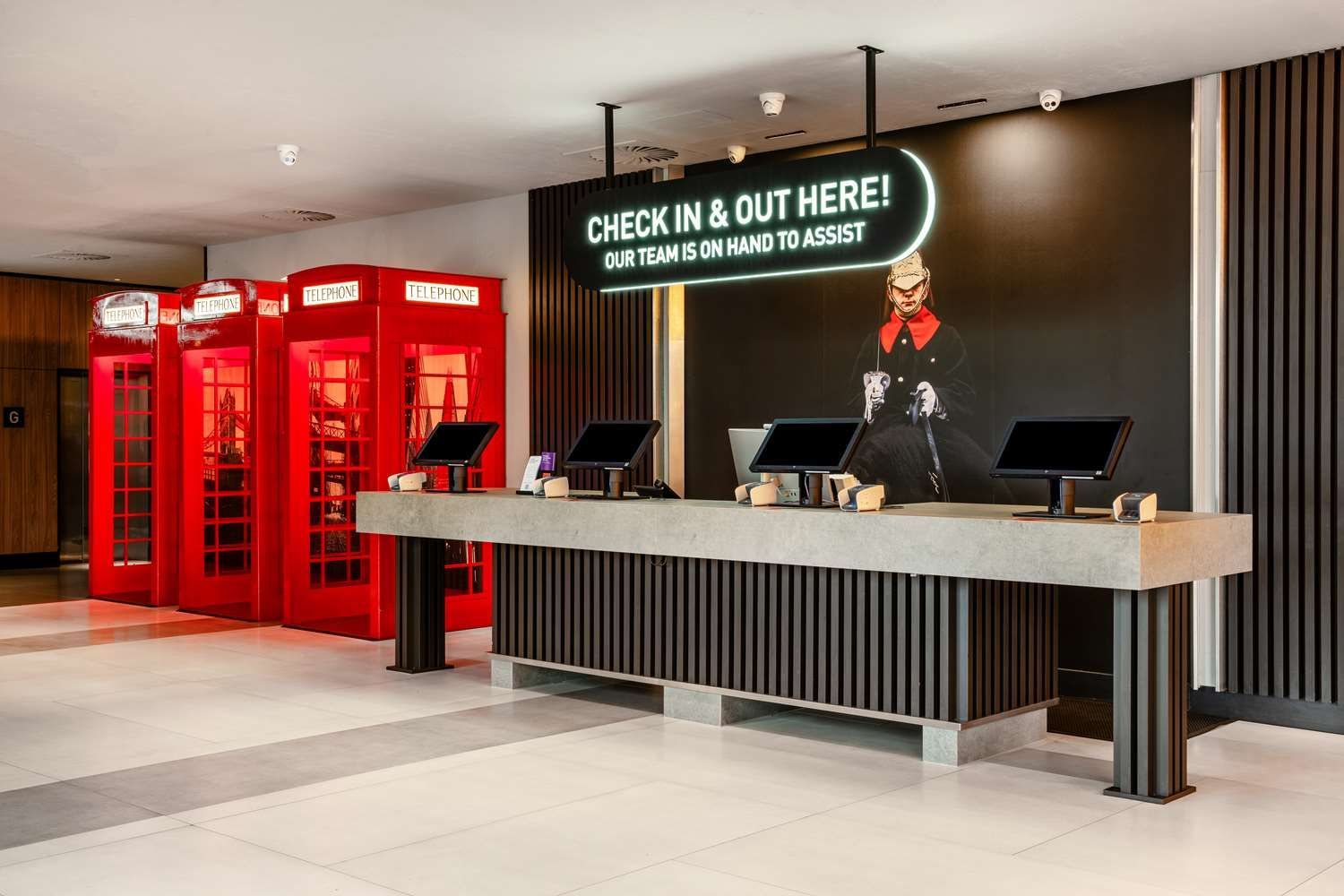 Radisson RED London Heathrow 2