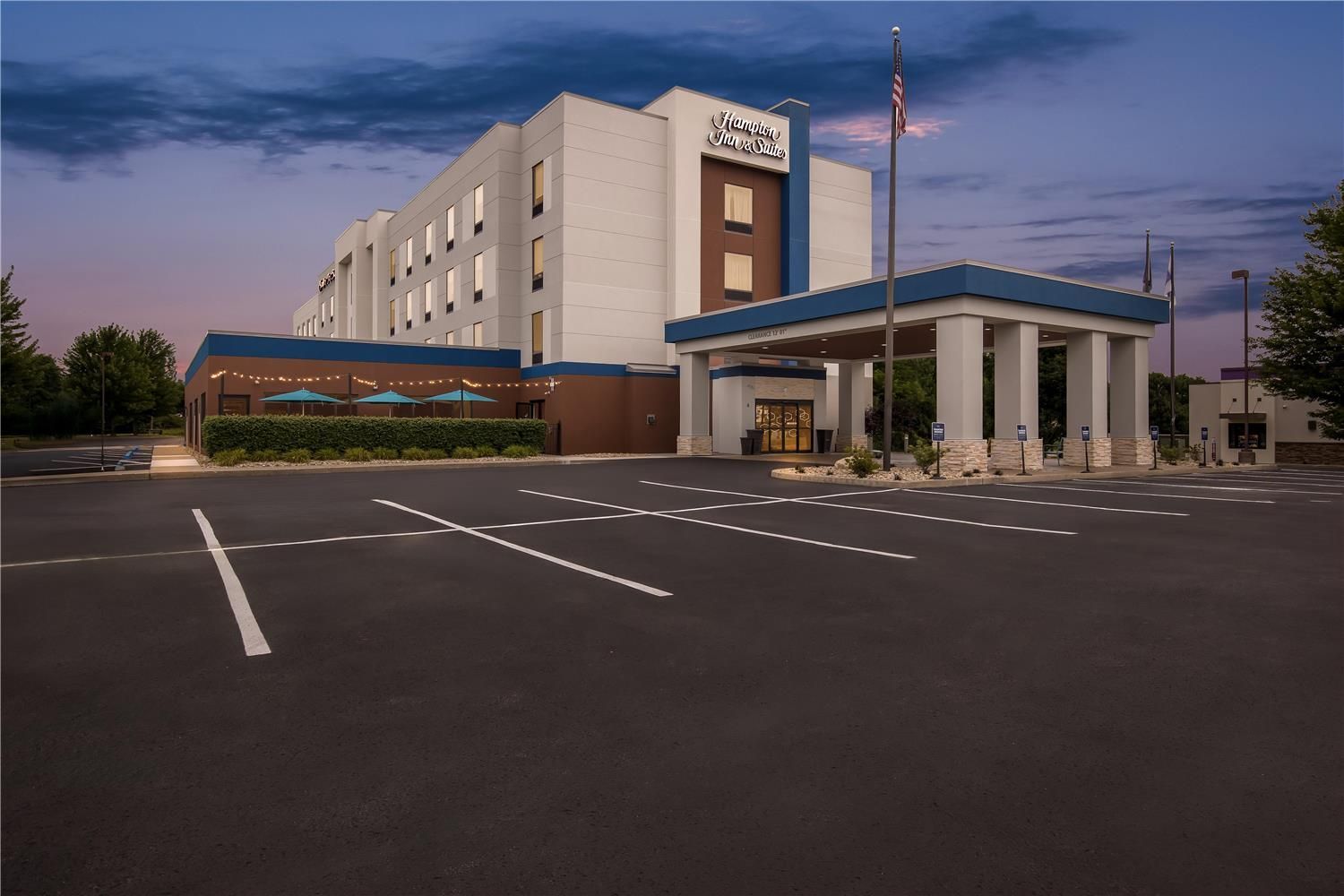 Hampton Inn & Suites Grove City 2