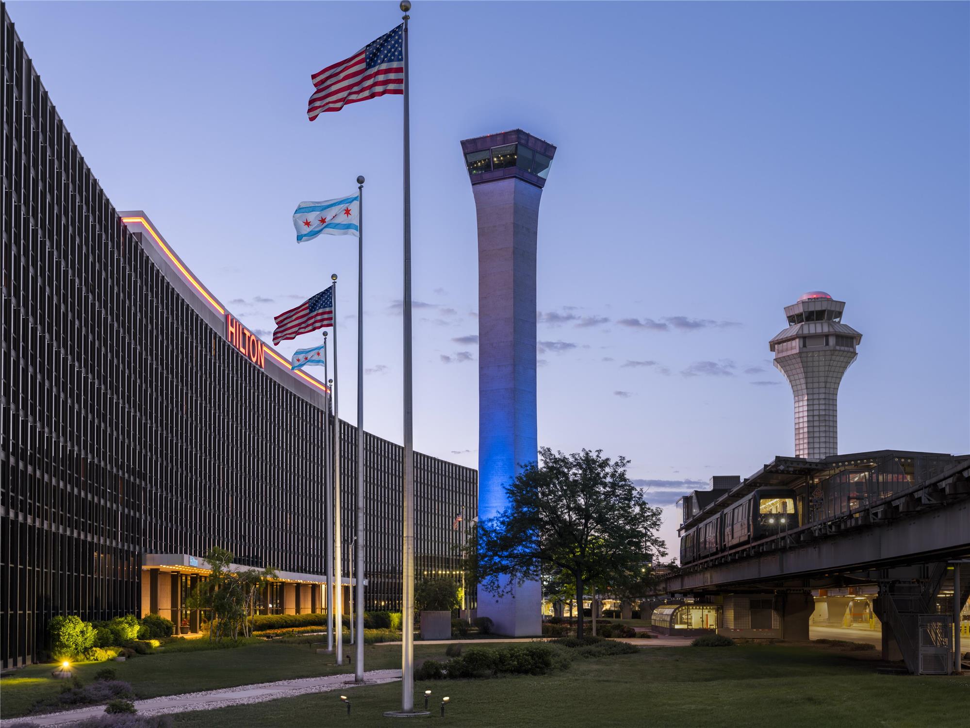 Hilton Chicago O'Hare Airport 1