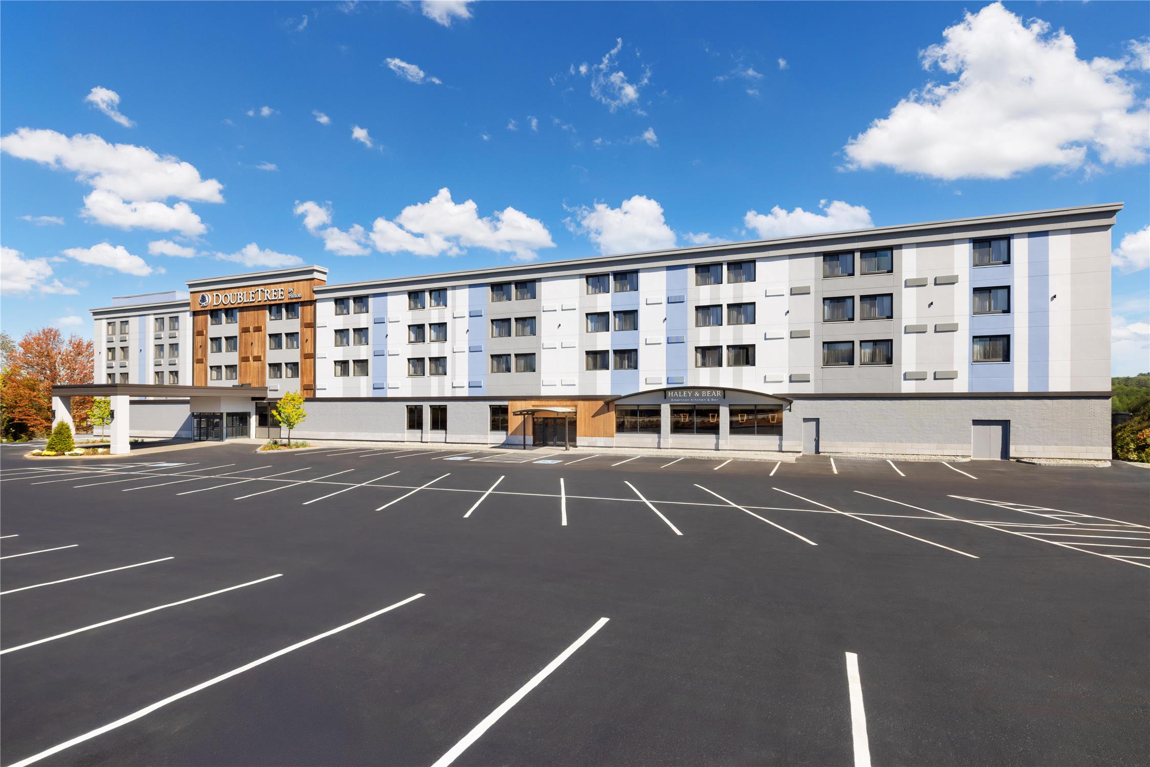 DoubleTree by Hilton Concord Downtown 2