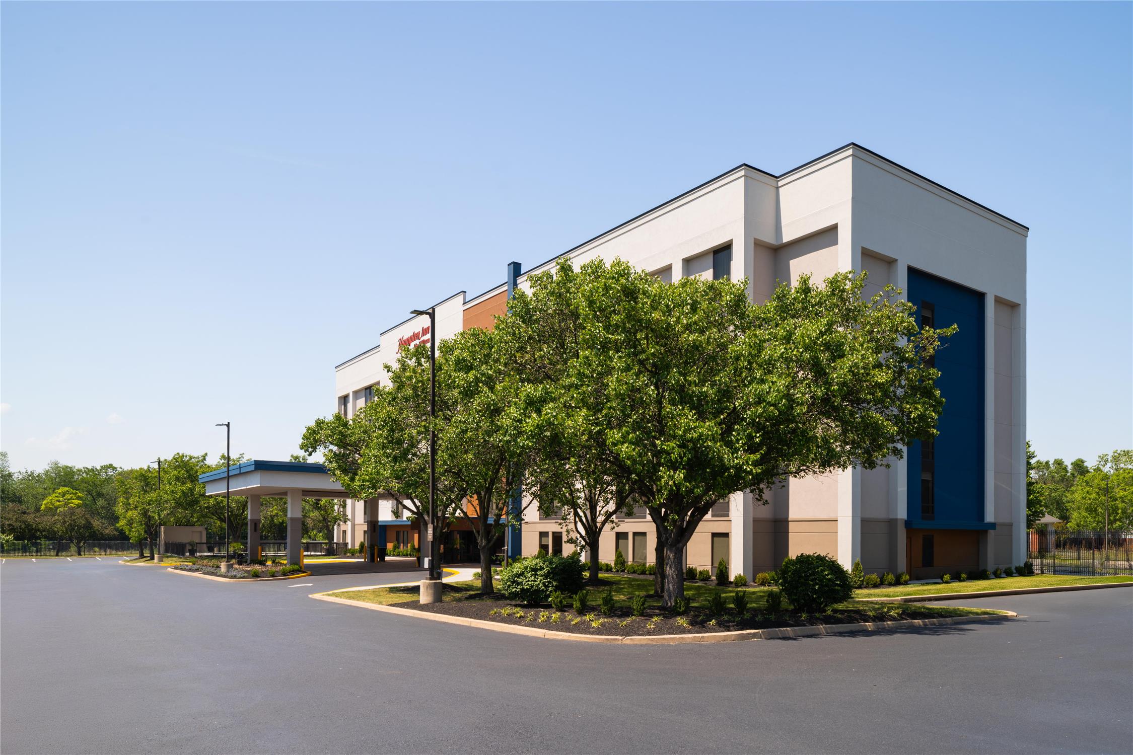 Hampton Inn by Hilton Philadelphia International Airport 2