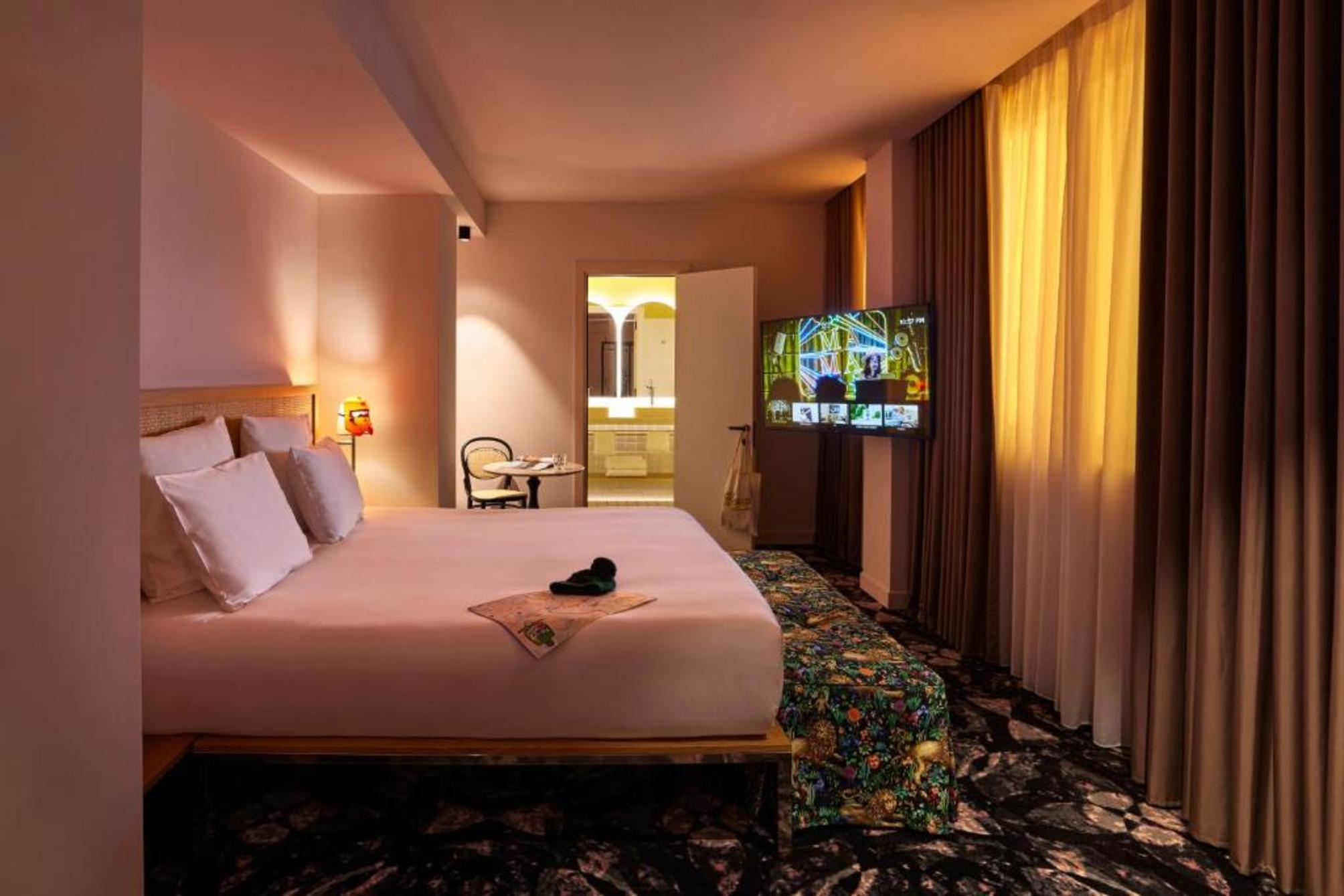 Large Double Room with Balcony