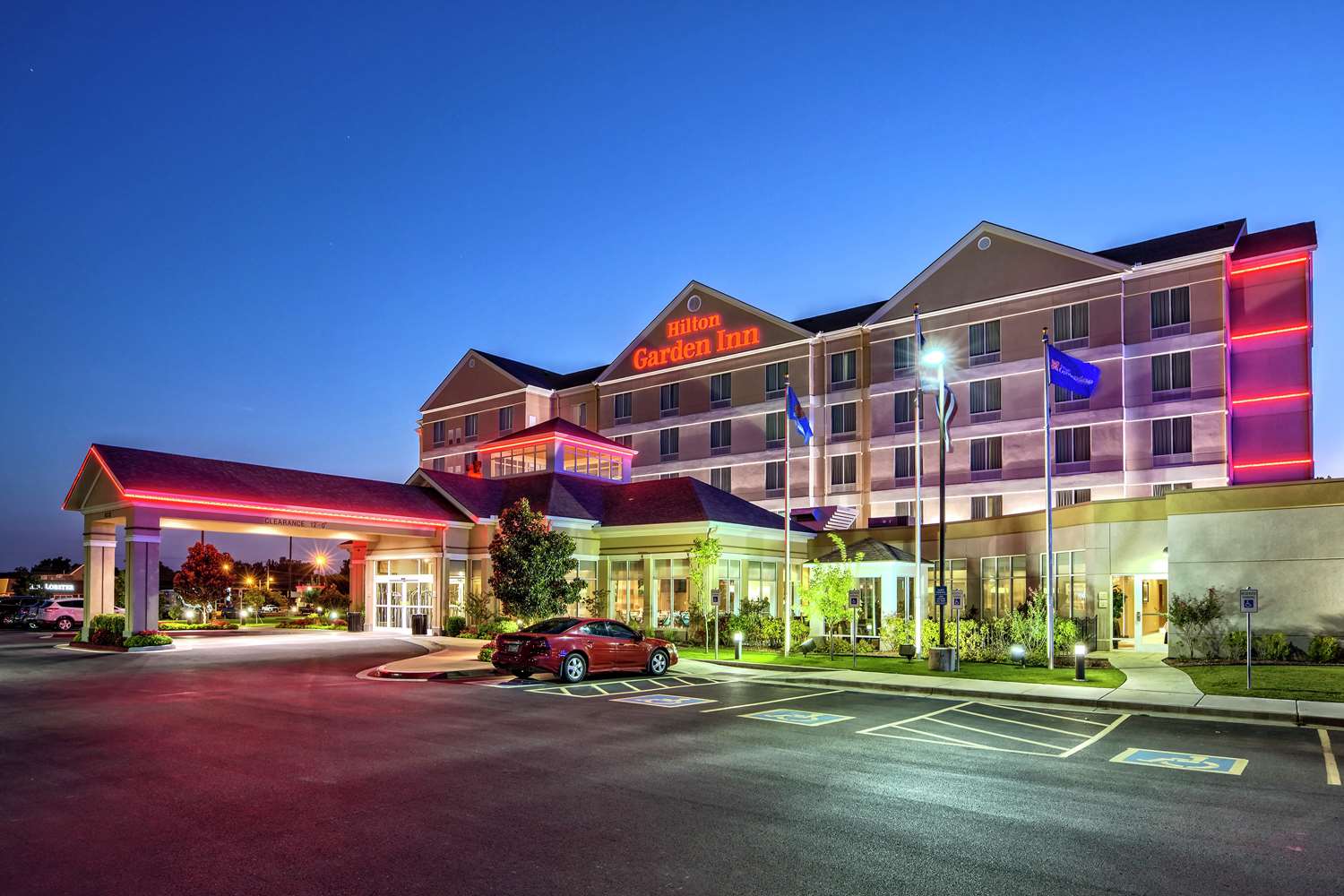 Hilton Garden Inn Tulsa Midtown 2
