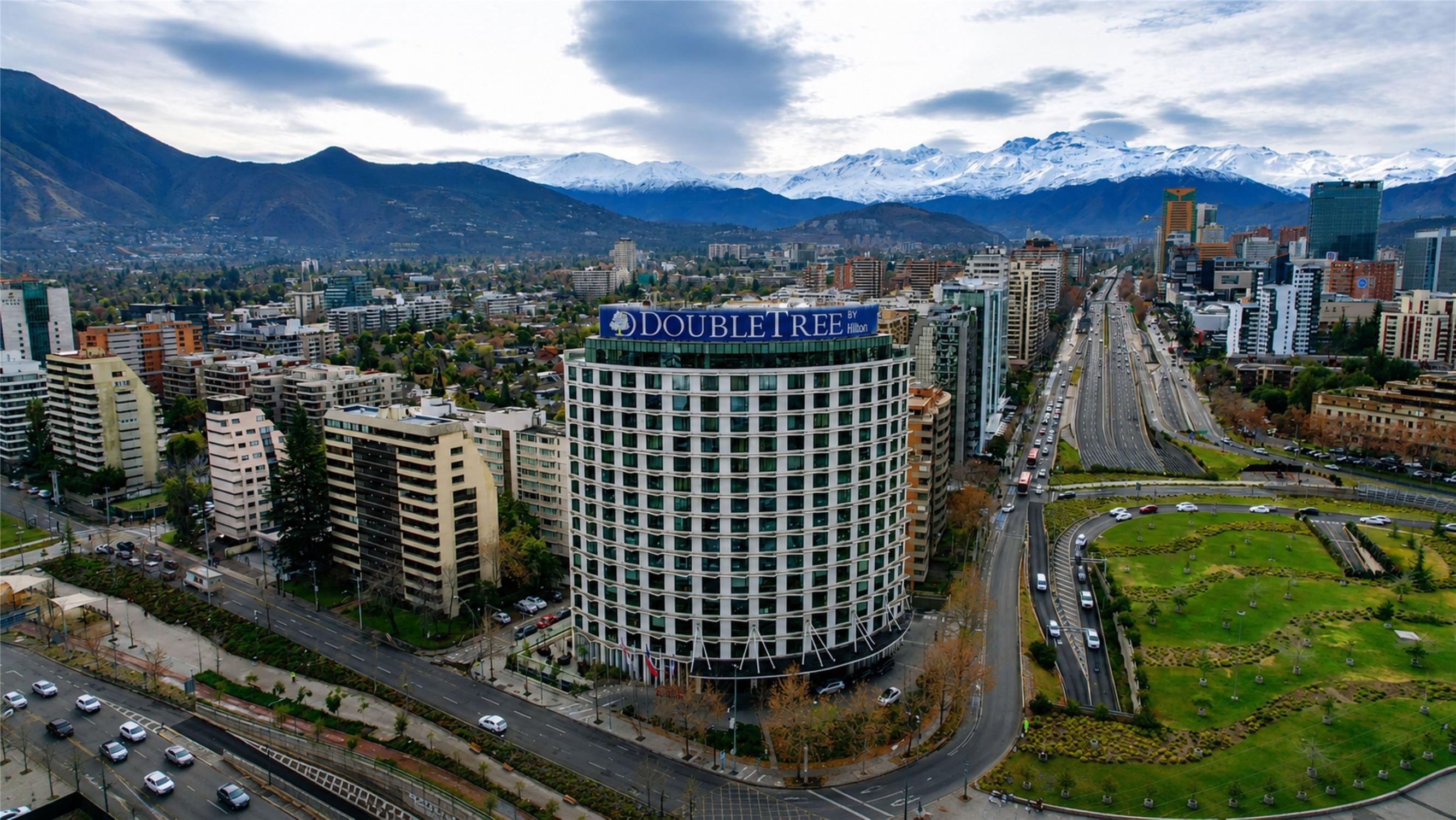 DoubleTree by Hilton Santiago Kennedy, Chile 1