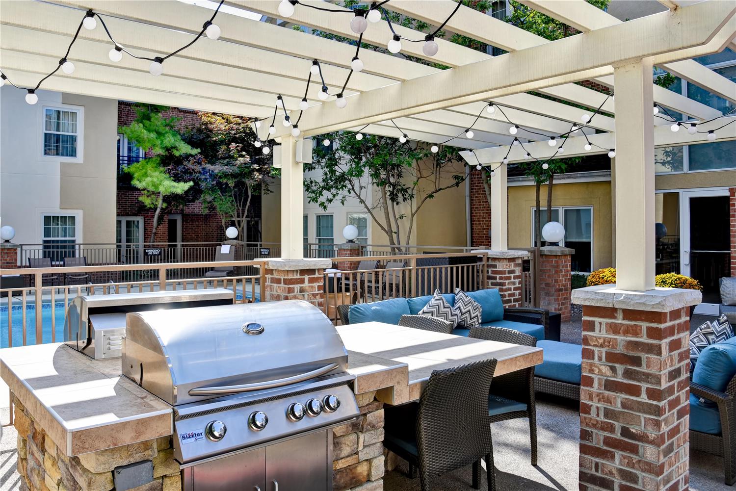 Homewood Suites by Hilton Kansas City-Airport 2