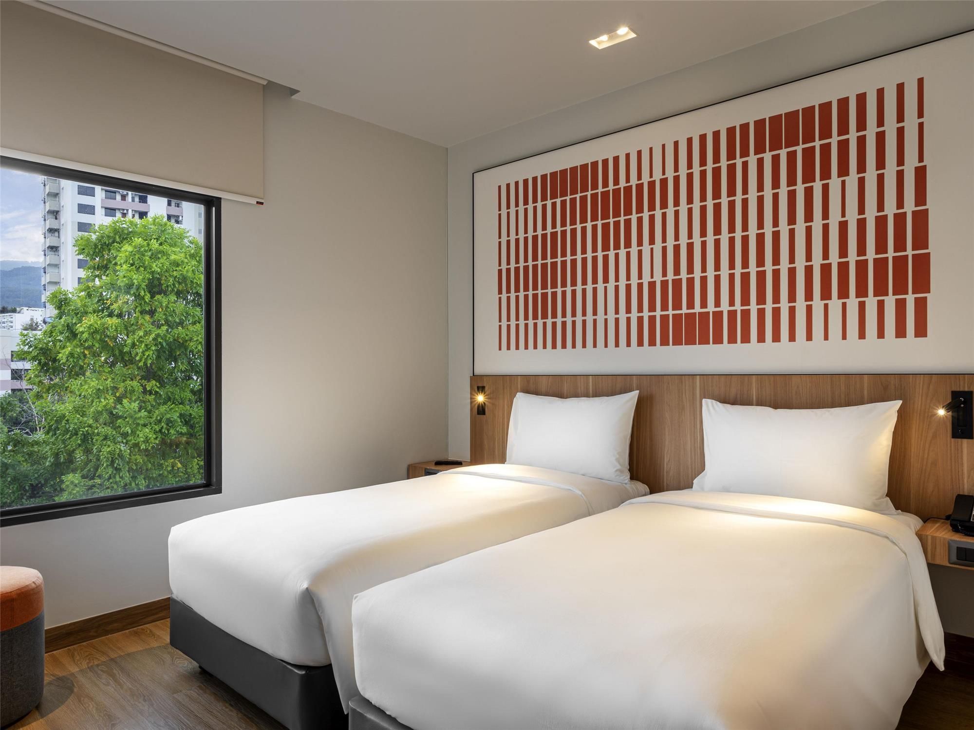 Standard room twin beds, mountain side