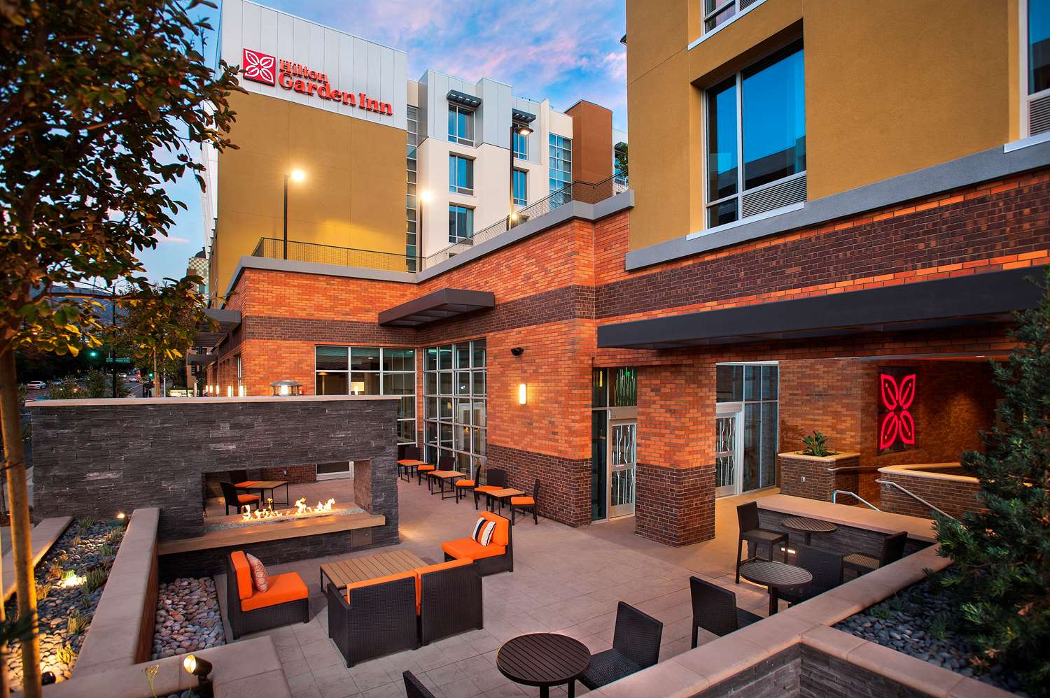Hilton Garden Inn Burbank Los Angeles 2
