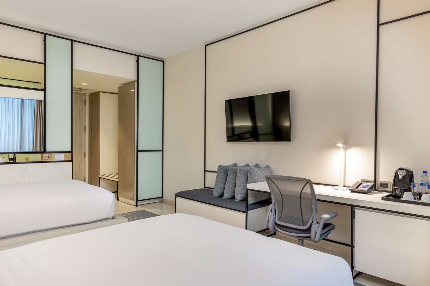 2 Full Beds