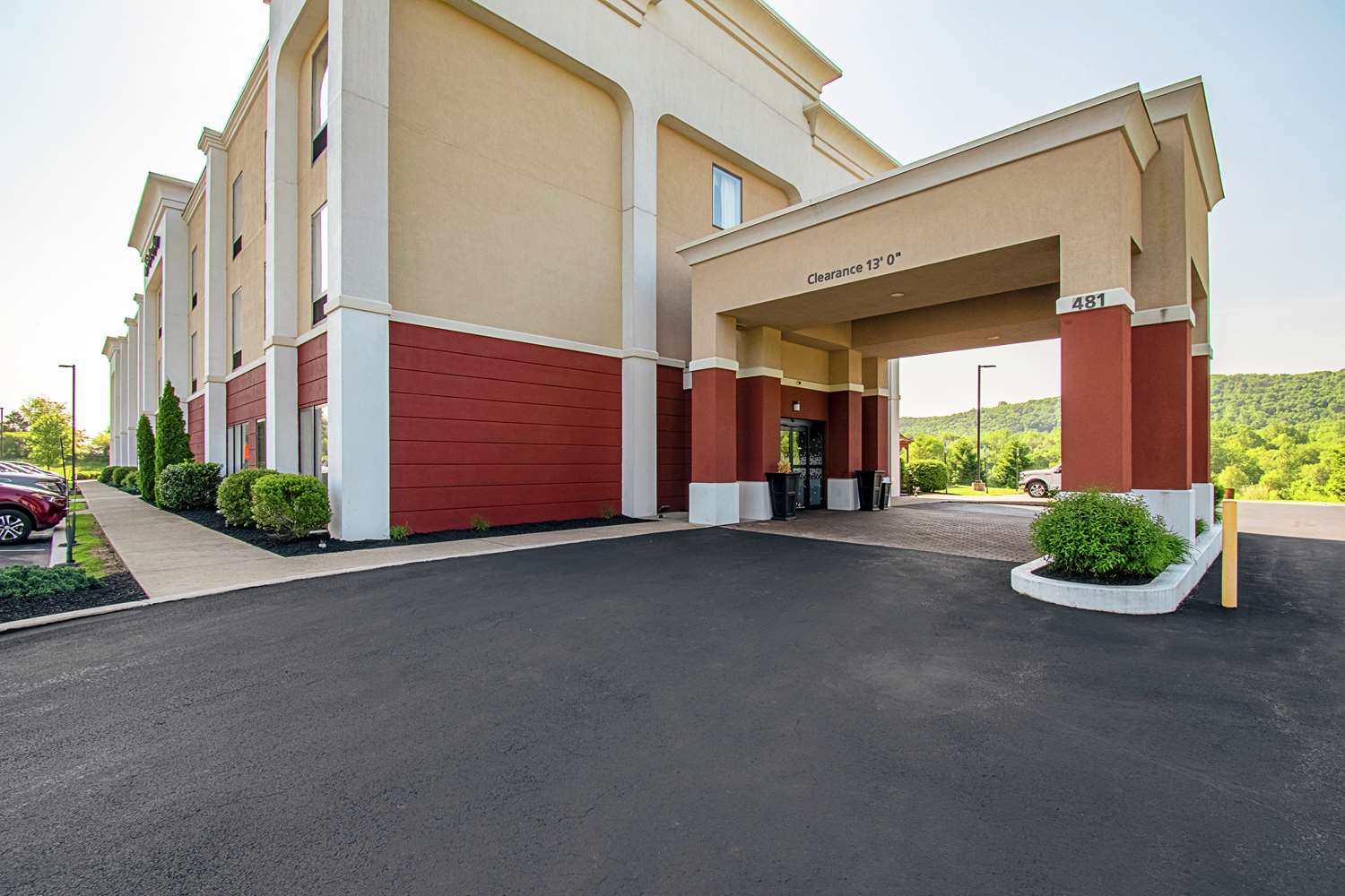 Hampton Inn Pine Grove 2