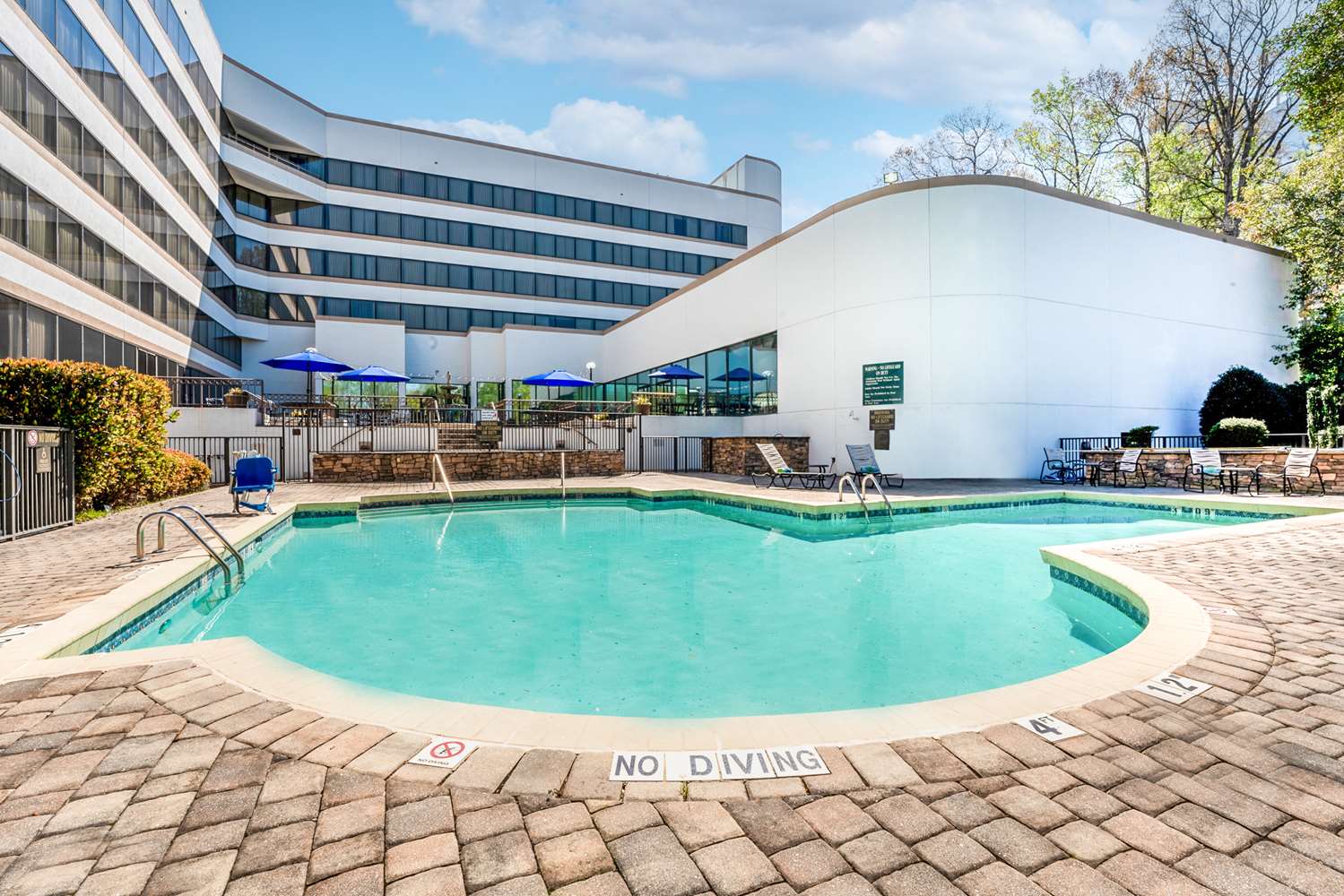DoubleTree by Hilton South Charlotte Tyvola 1