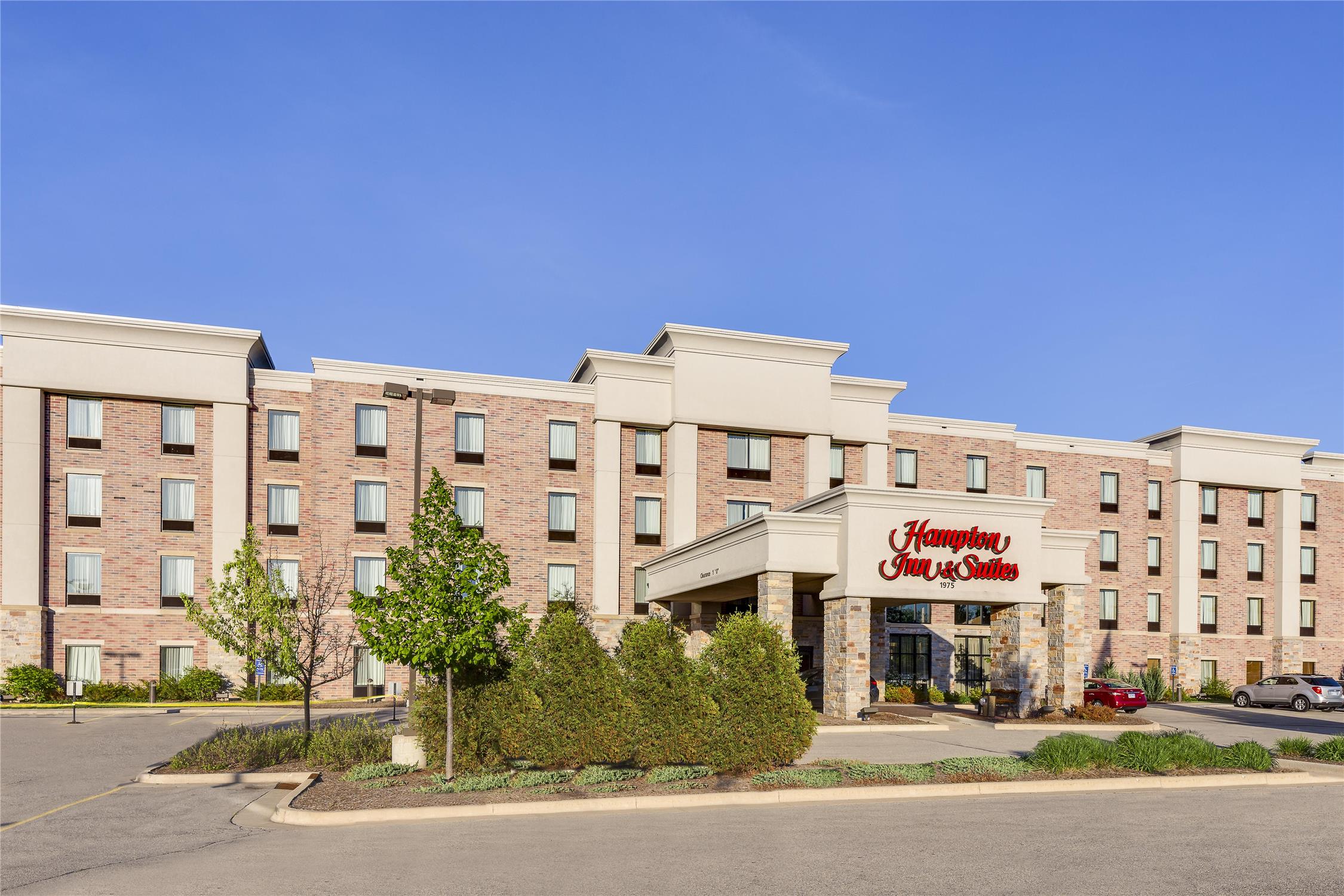 Hampton Inn & Suites West Bend 1