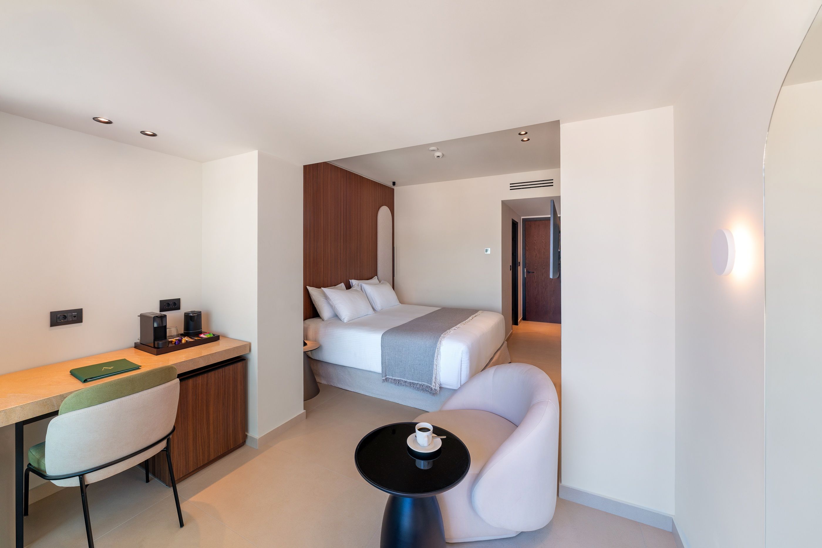 Deluxe Double Room with Partial Sea View